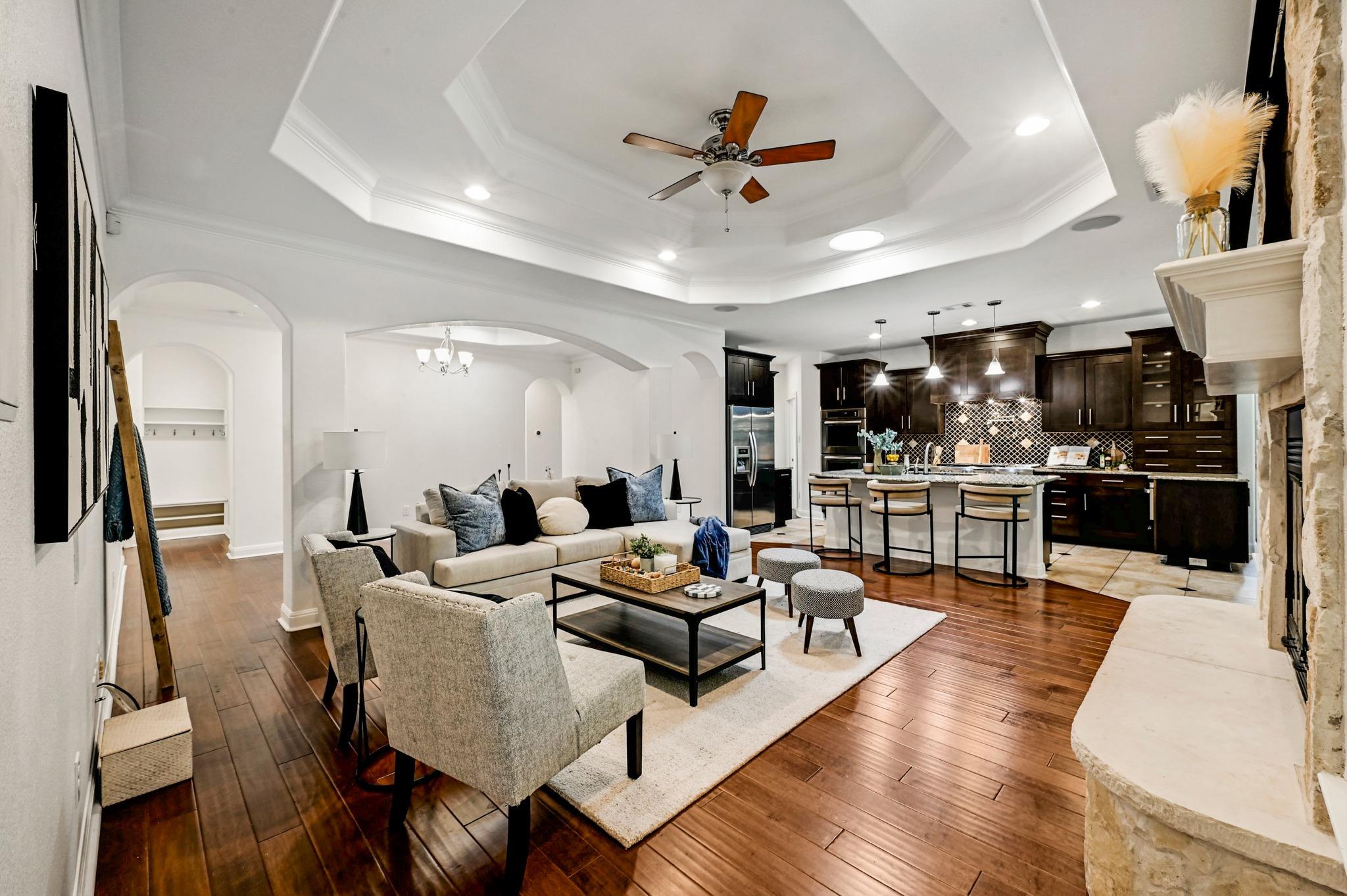 9402 Springwood Dr, Austin, TX 78750