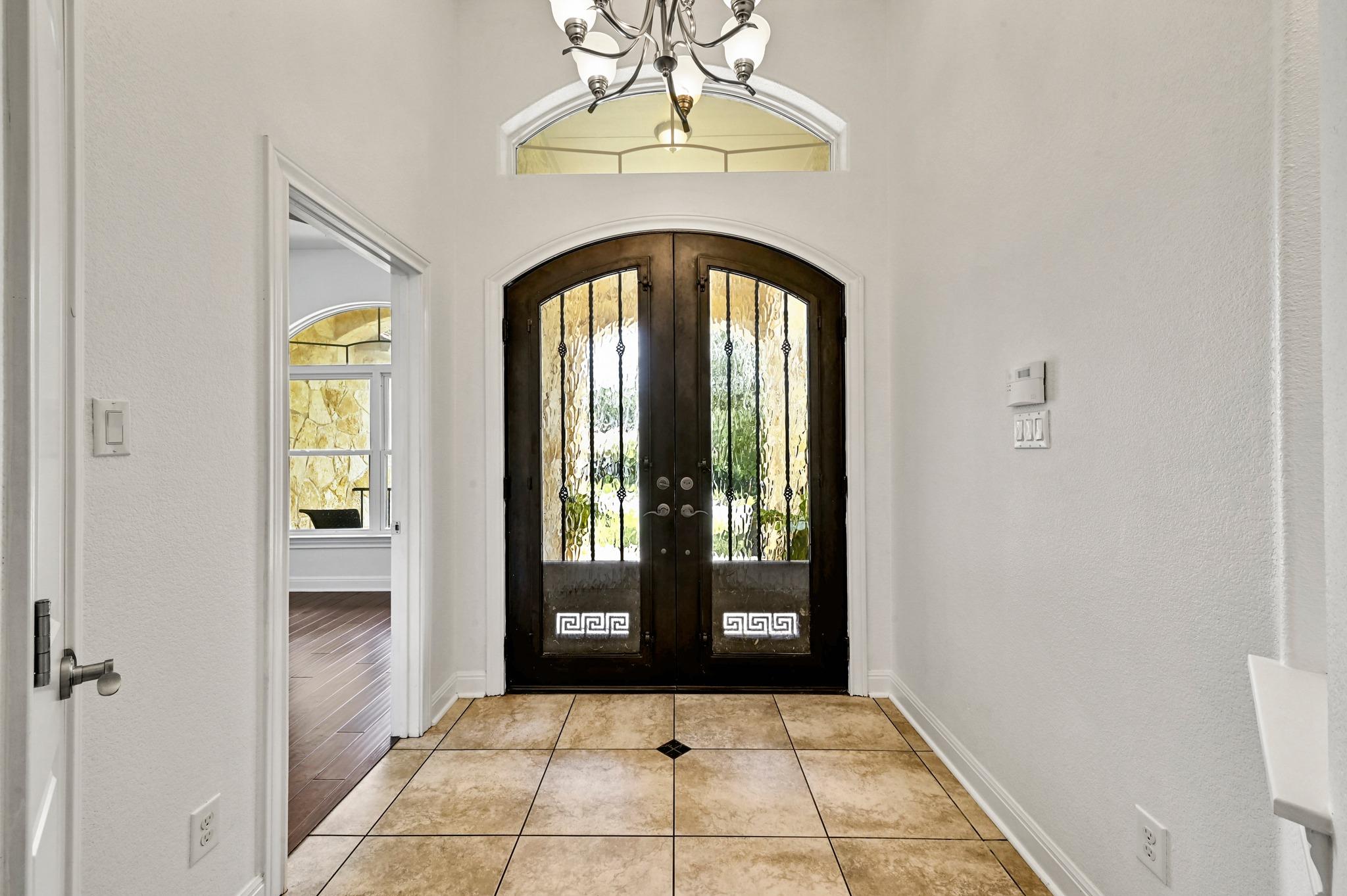 9402 Springwood Dr, Austin, TX 78750