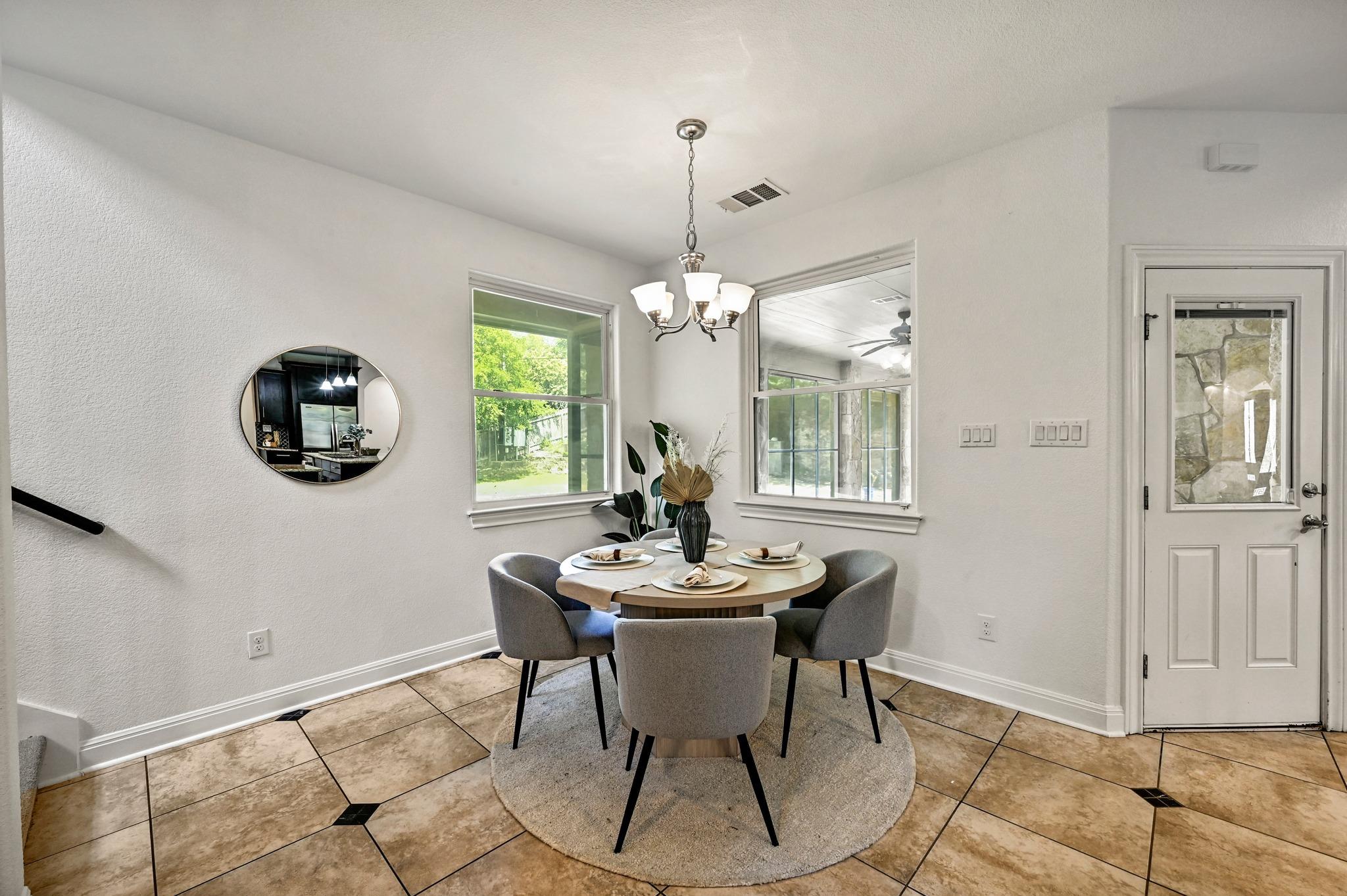 9402 Springwood Dr, Austin, TX 78750