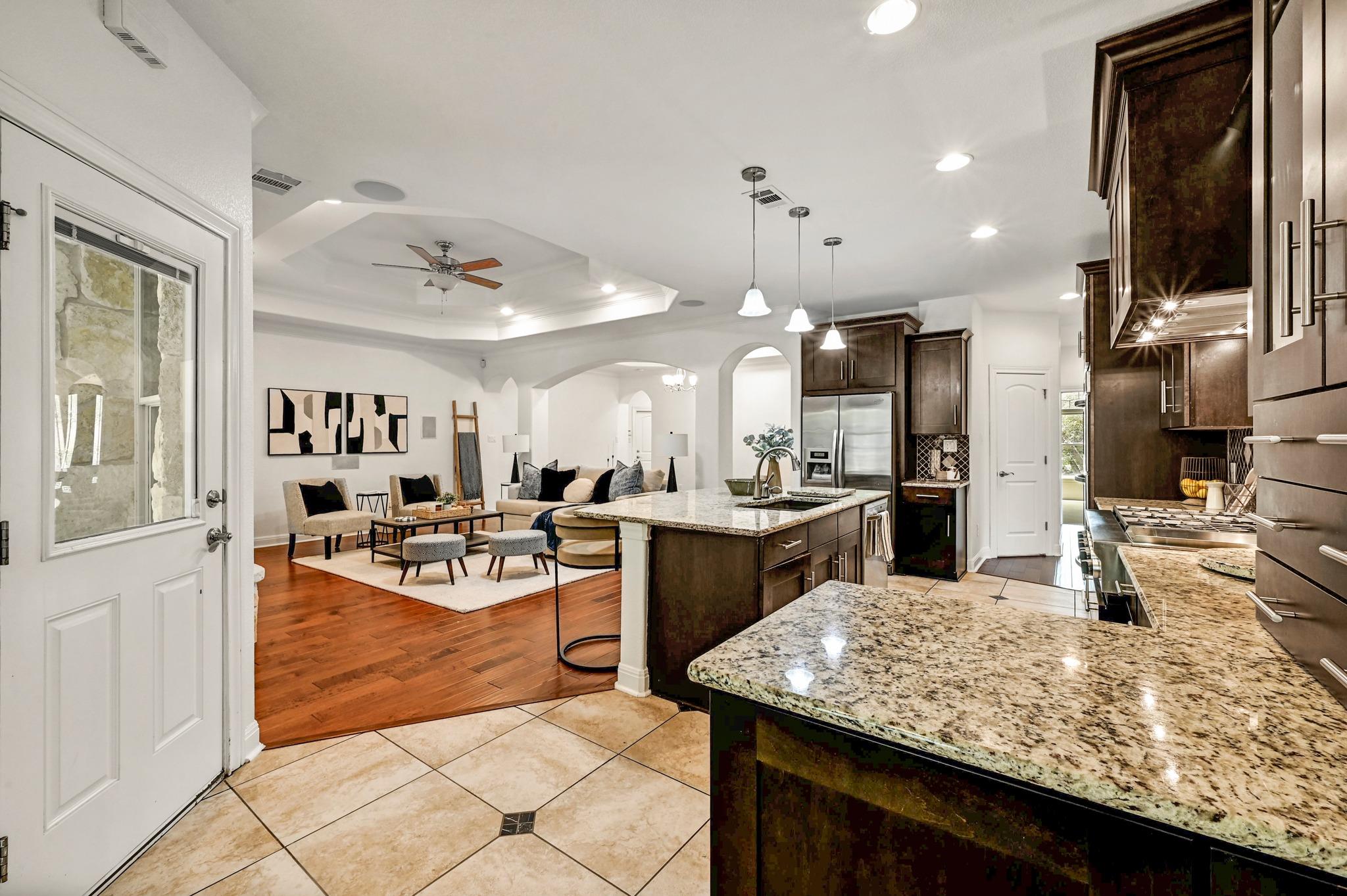 9402 Springwood Dr, Austin, TX 78750
