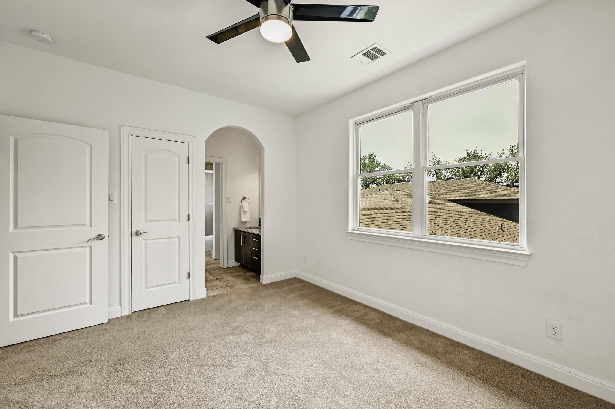 9402 Springwood Dr, Austin, TX 78750