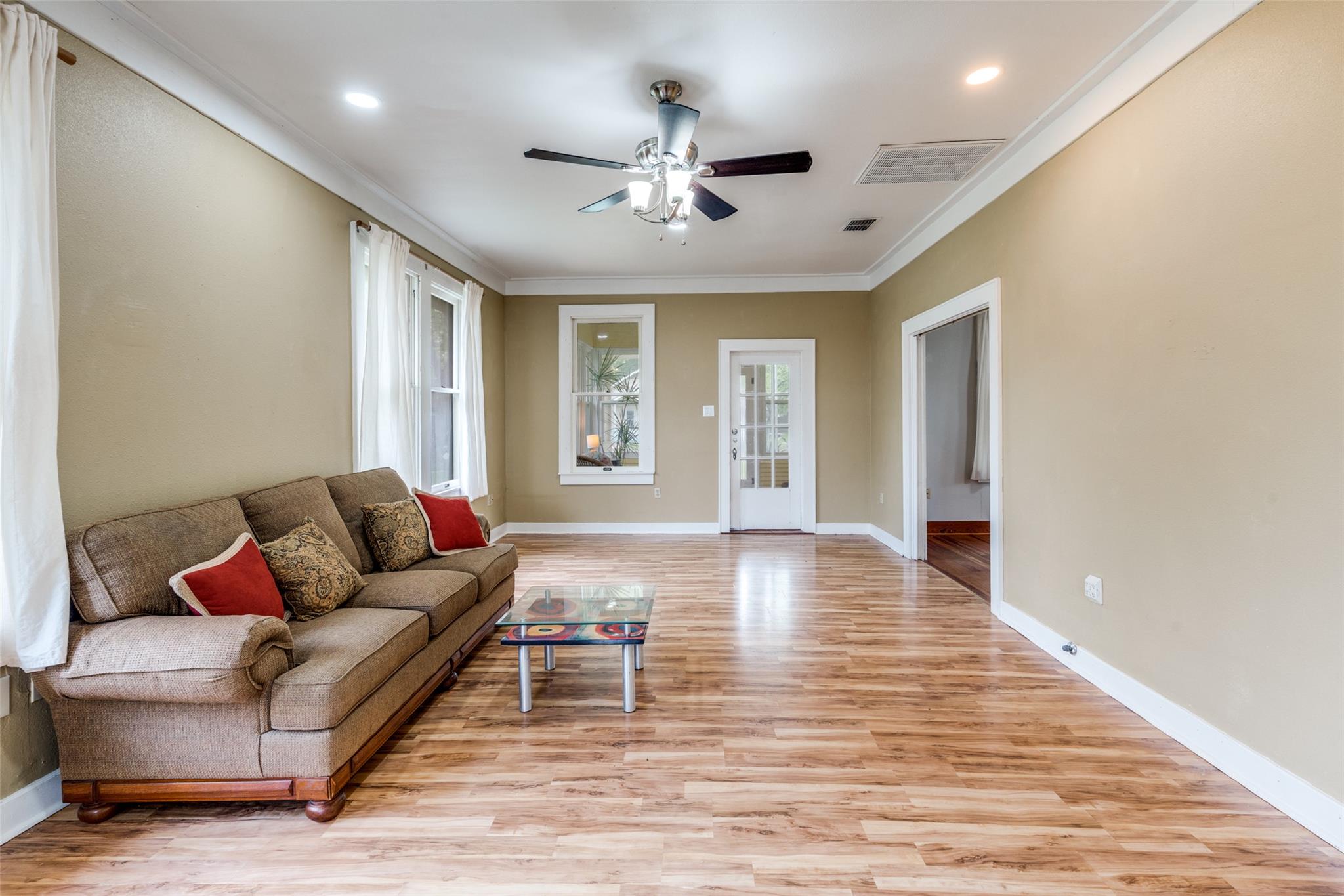 520 S Pecan Ave, Luling, TX 78648