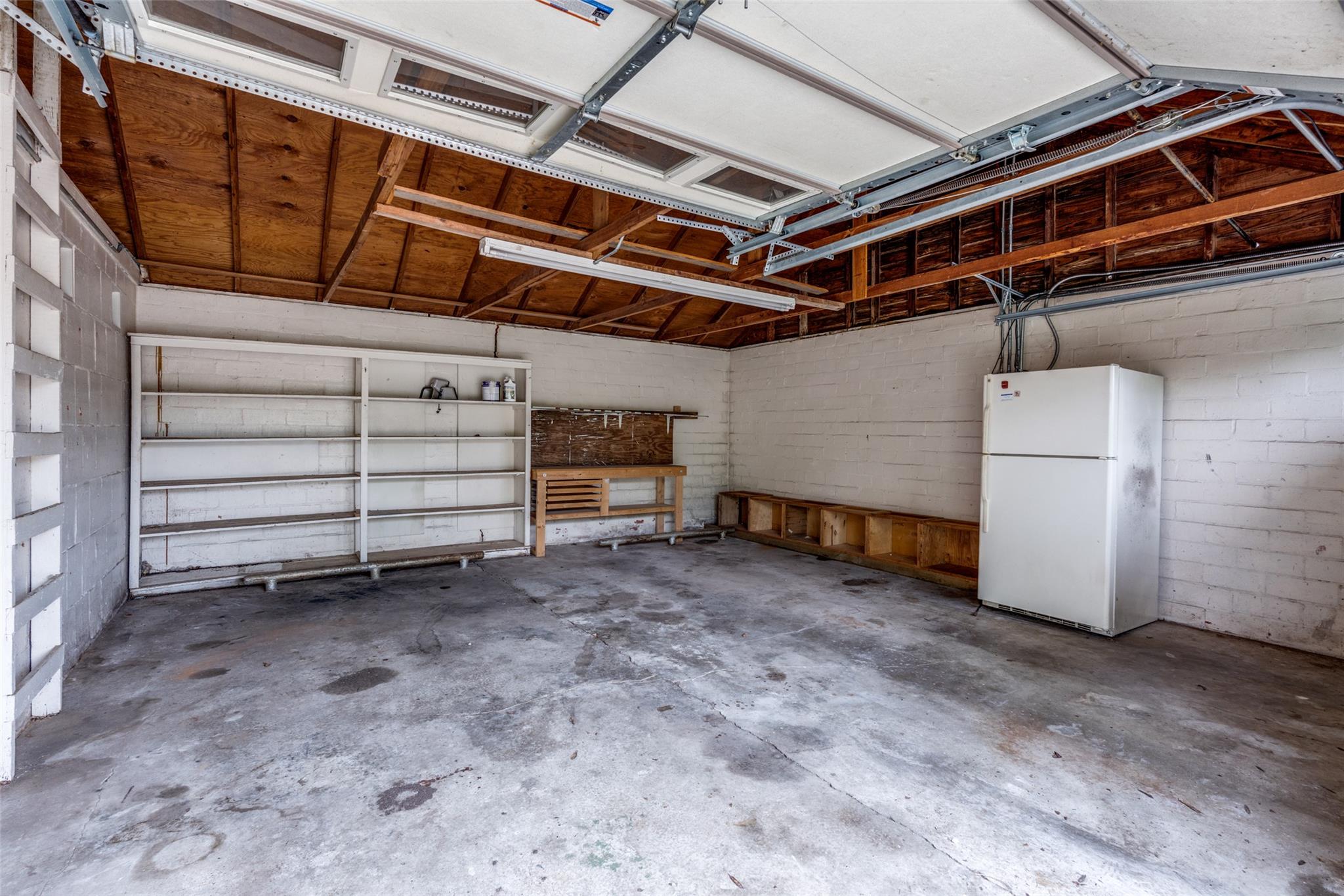 520 S Pecan Ave, Luling, TX 78648