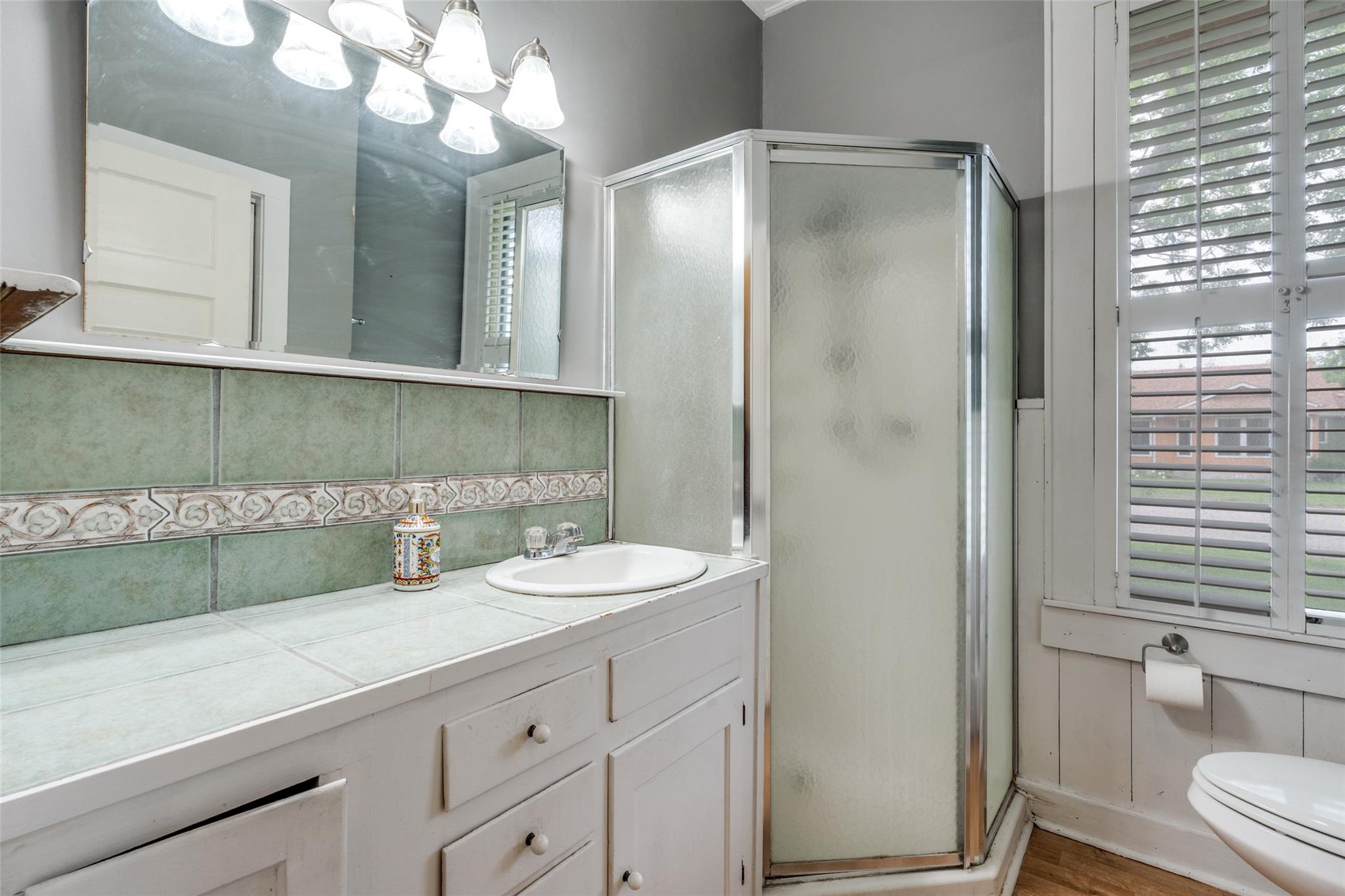 520 S Pecan Ave, Luling, TX 78648