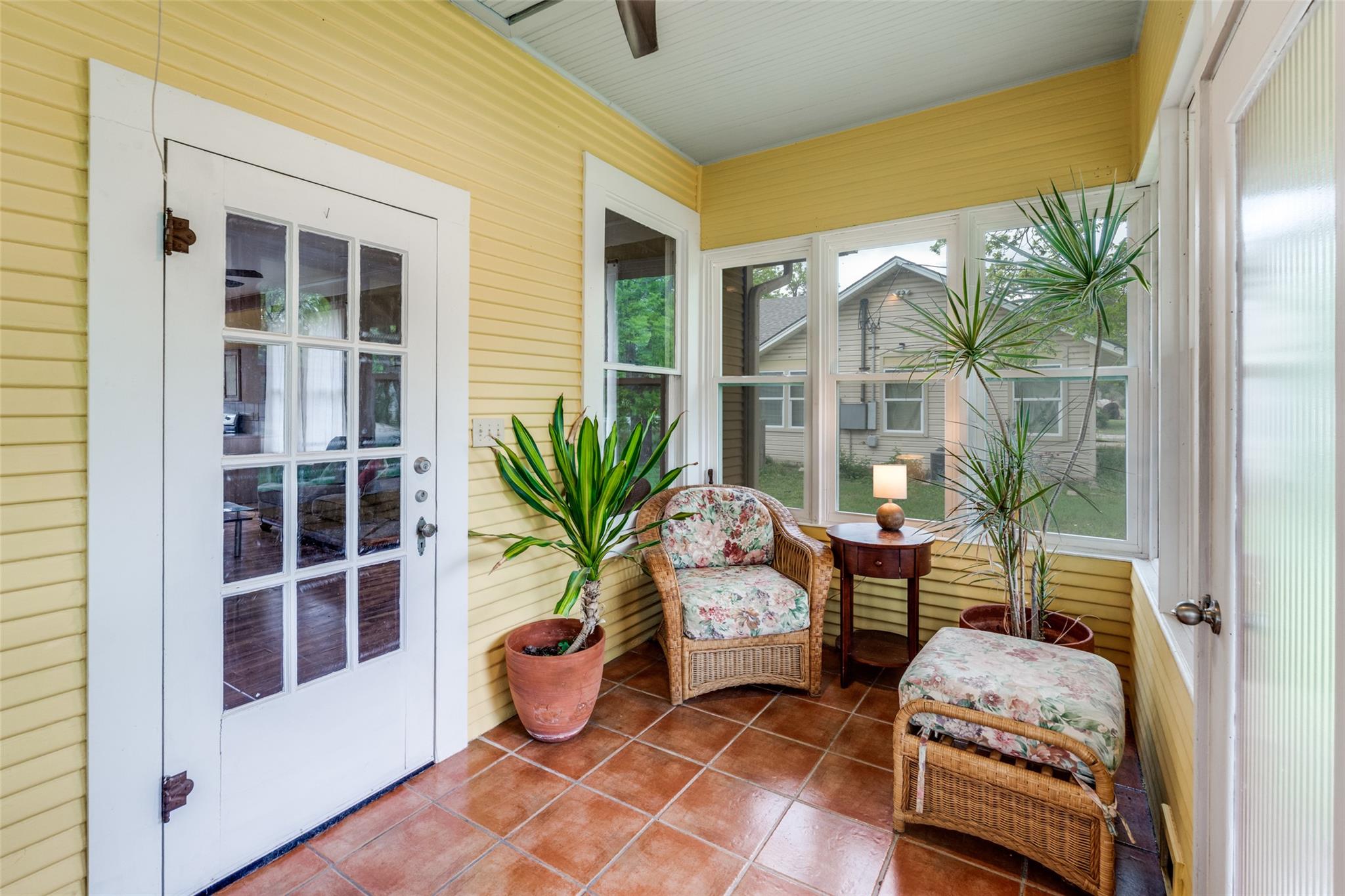 520 S Pecan Ave, Luling, TX 78648