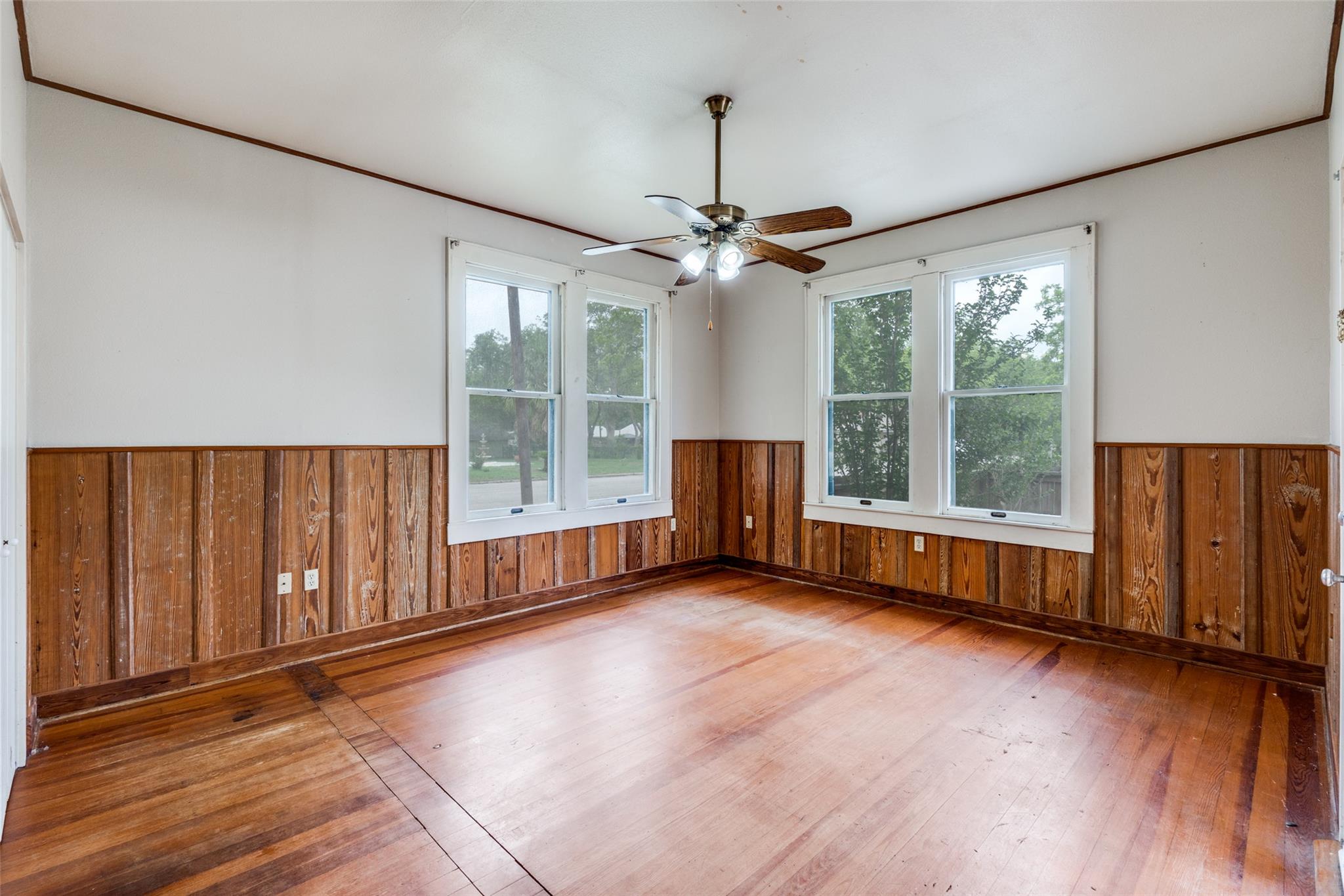 520 S Pecan Ave, Luling, TX 78648