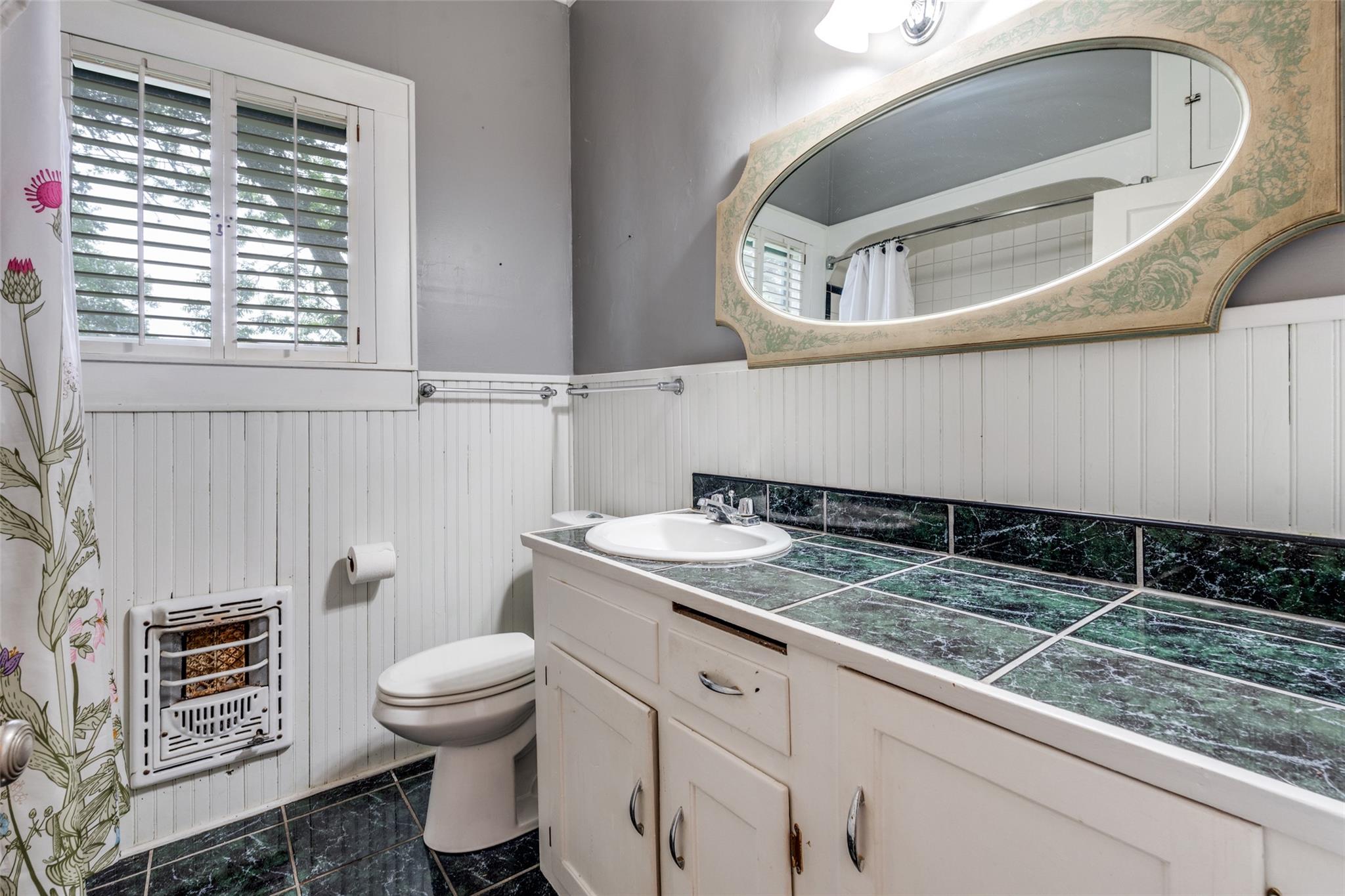 520 S Pecan Ave, Luling, TX 78648