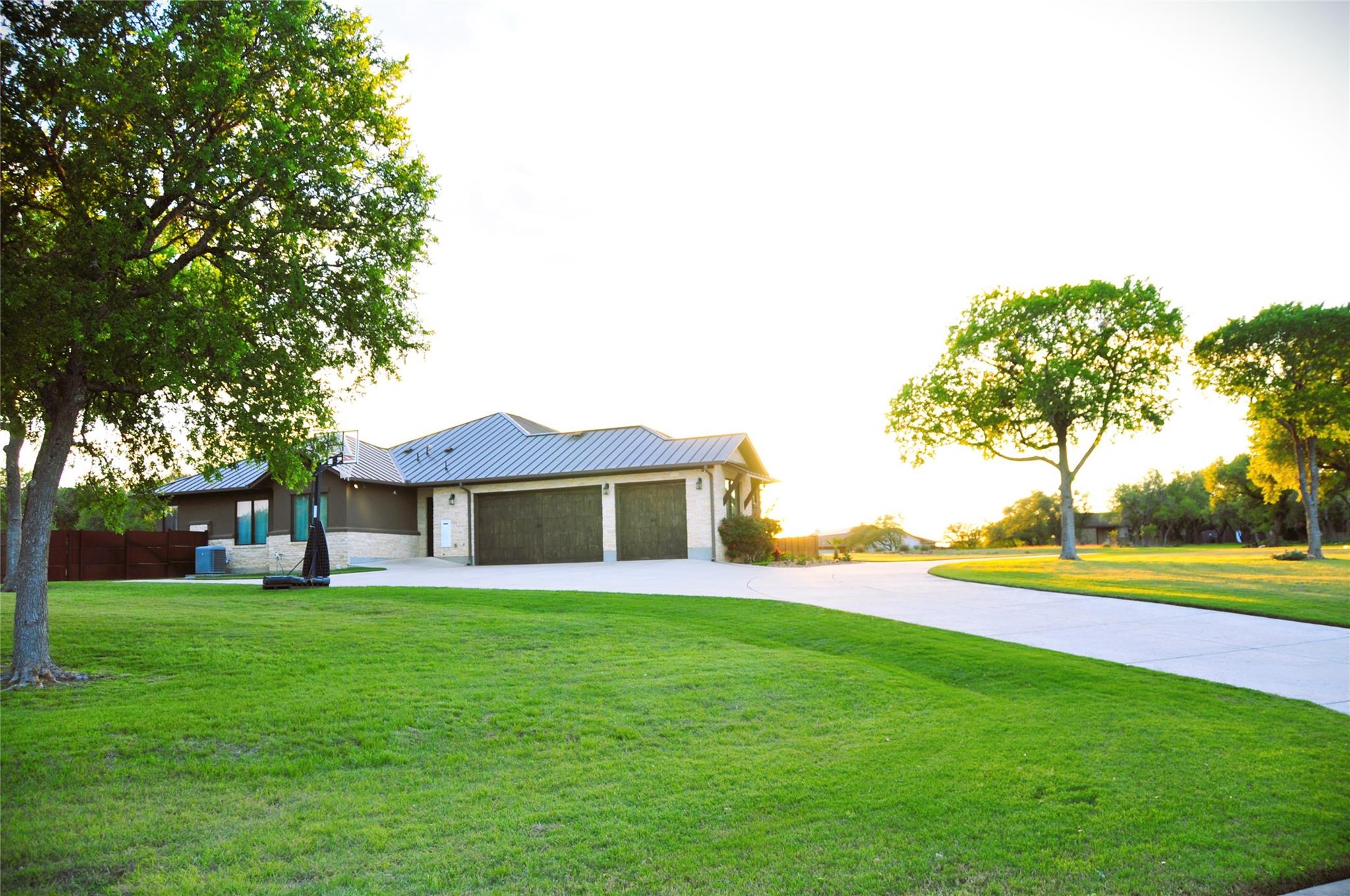 130 Saddle Ln, Liberty Hill, TX 78642