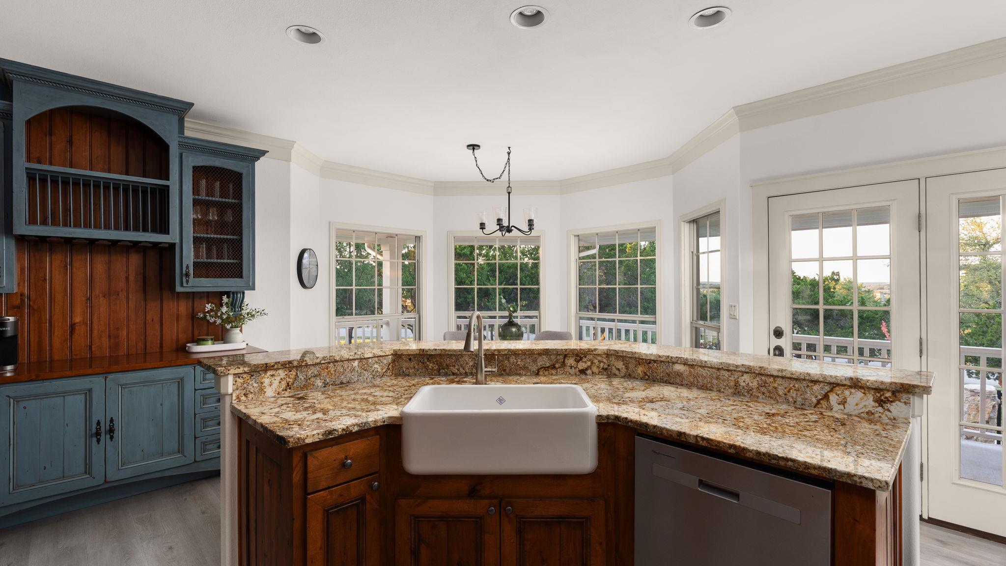 250 Goodnight Trl, Dripping Springs, TX 78620