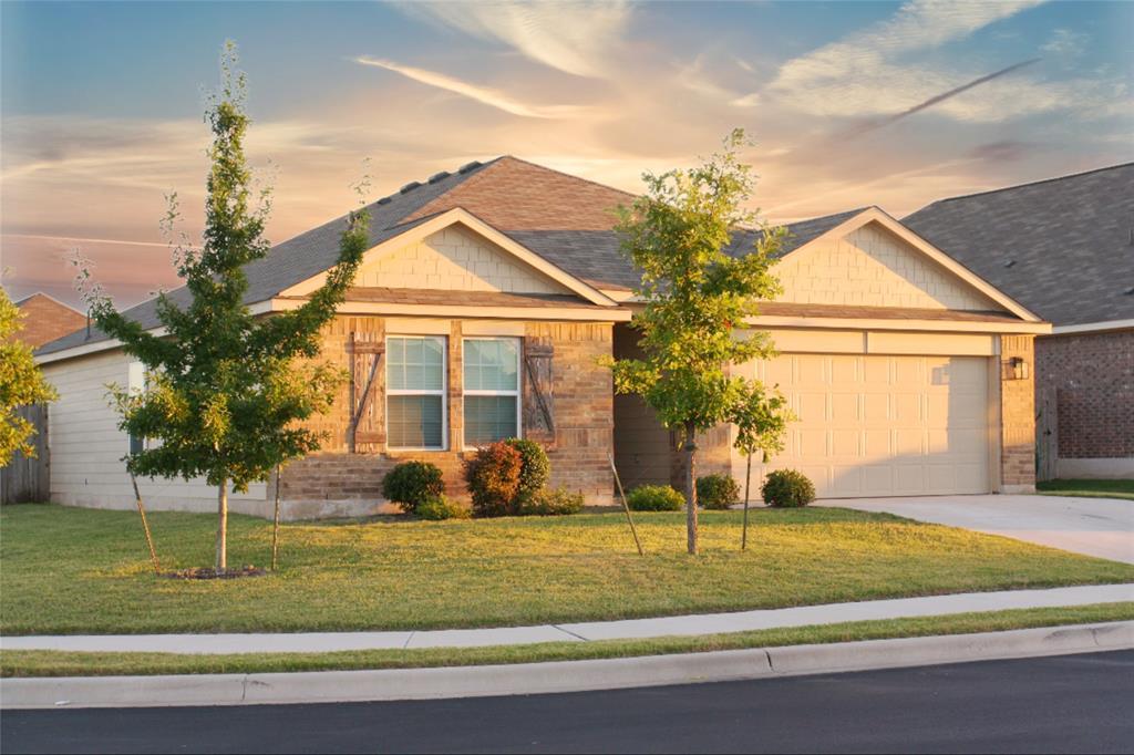 527 N HENDELSON Ln, Hutto, TX 78634