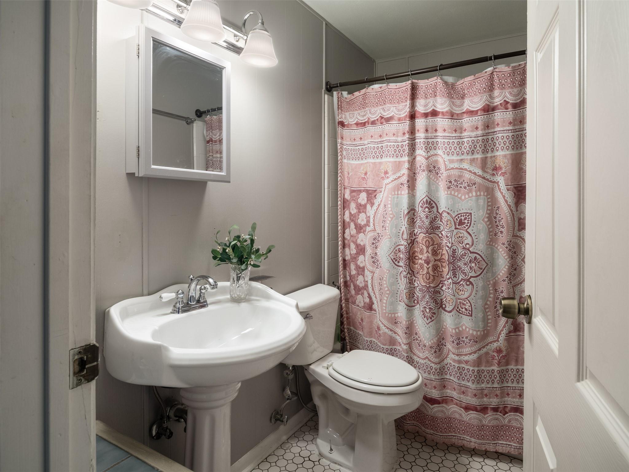 191 Bonnie Dr, Dripping Springs, TX 78620