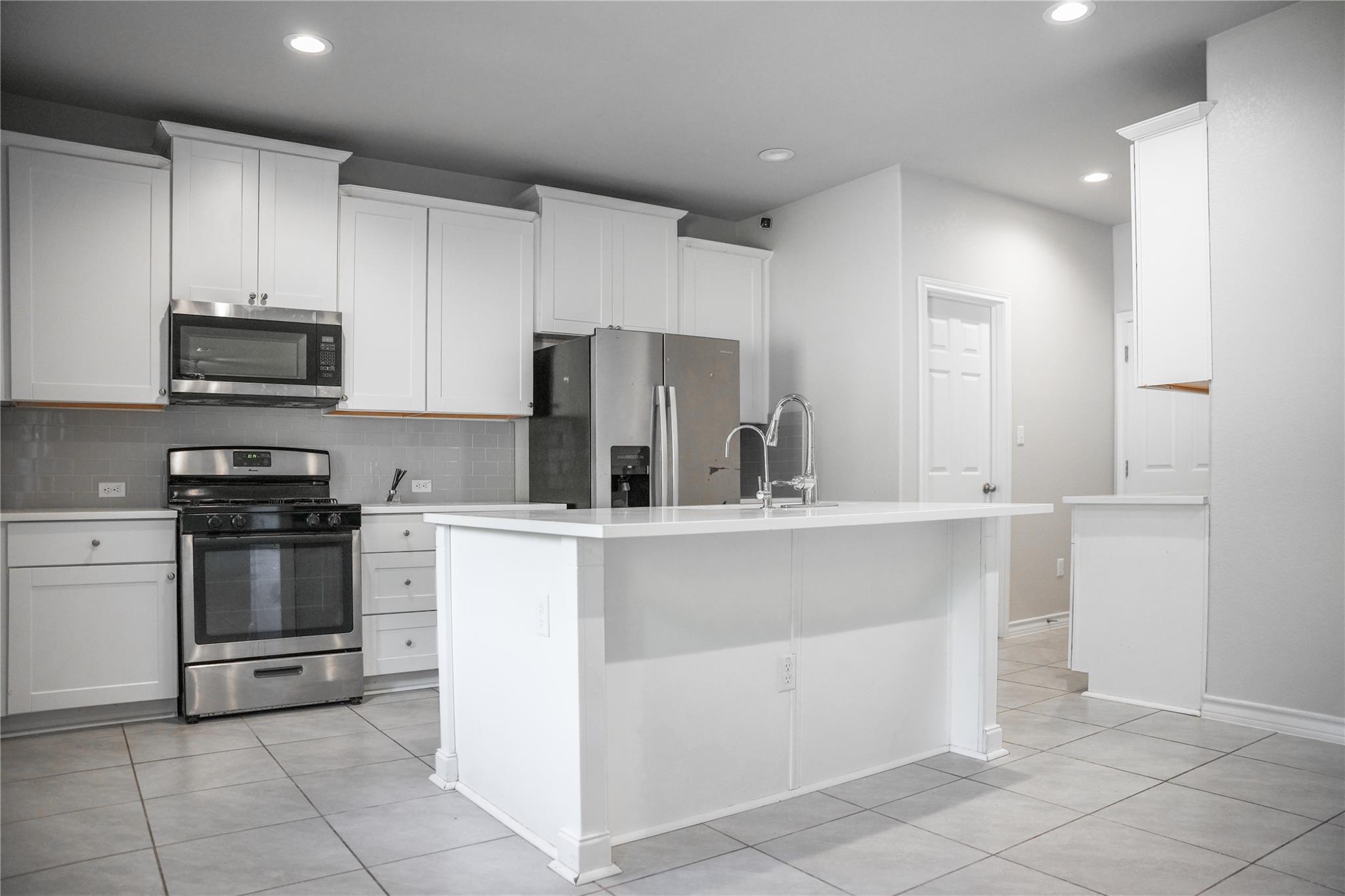 341 Mary Max Cir Cir, San Marcos, TX 78666