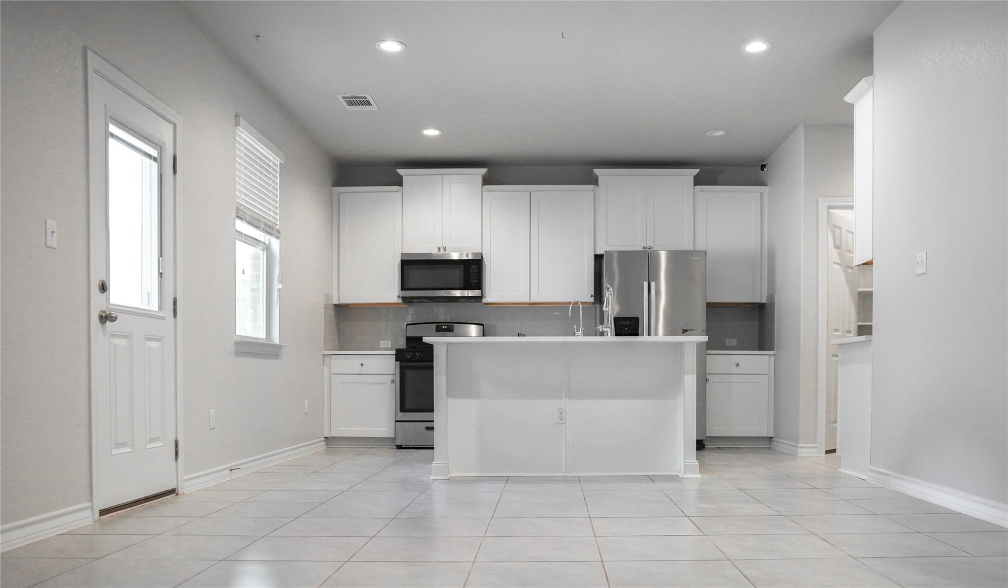 341 Mary Max Cir Cir, San Marcos, TX 78666