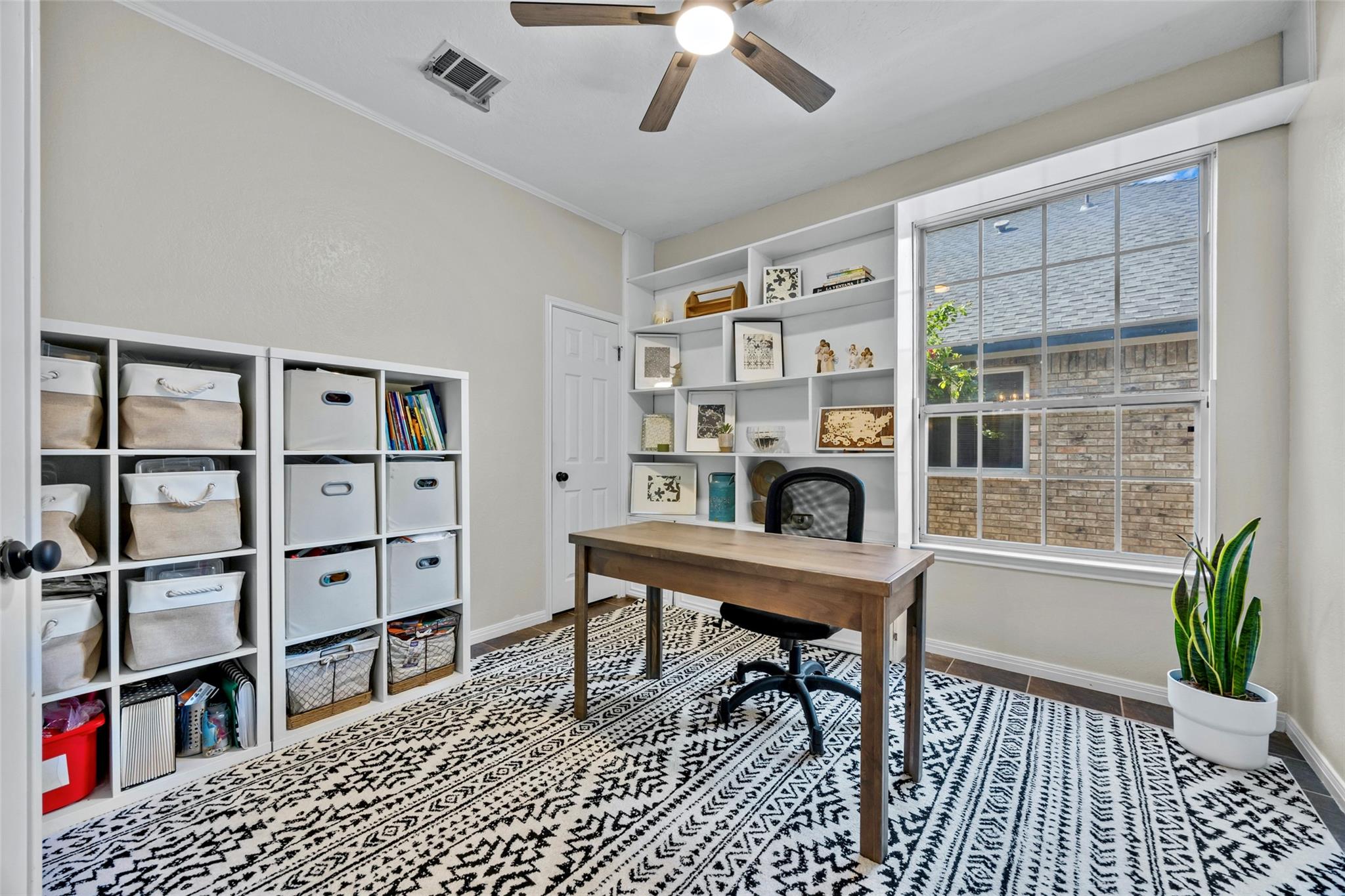 1214 Cardinal Ln, Round Rock, TX 78681