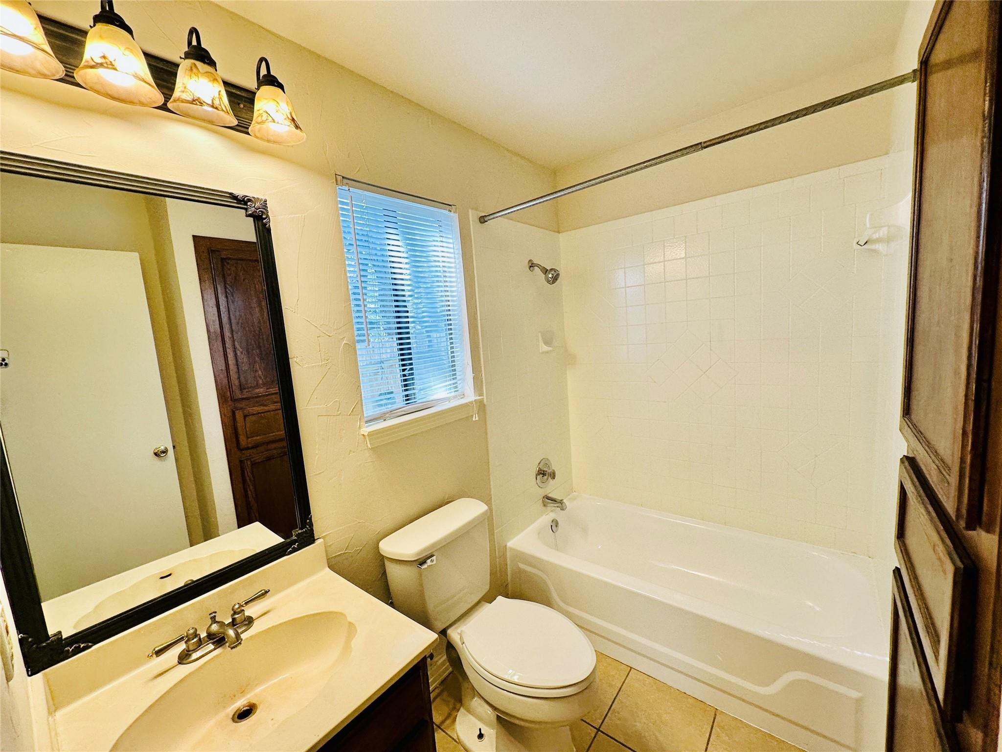 6810 Deatonhill Dr # 116, Austin, TX 78745