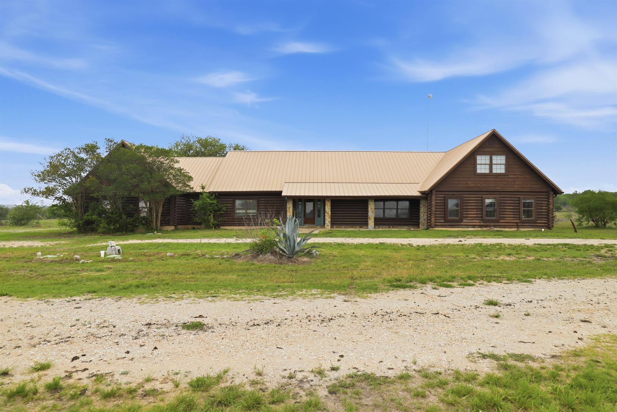 900 Union Wine Rd, New Braunfels, TX 78130