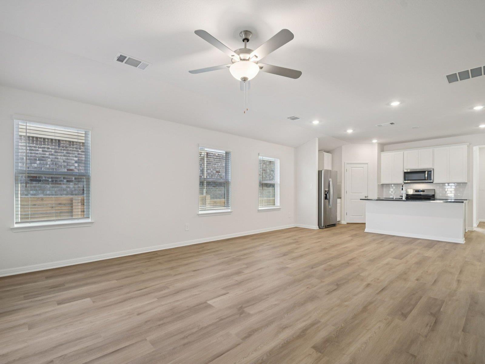 121 Rock Daisy Trl, Hutto, TX 78634