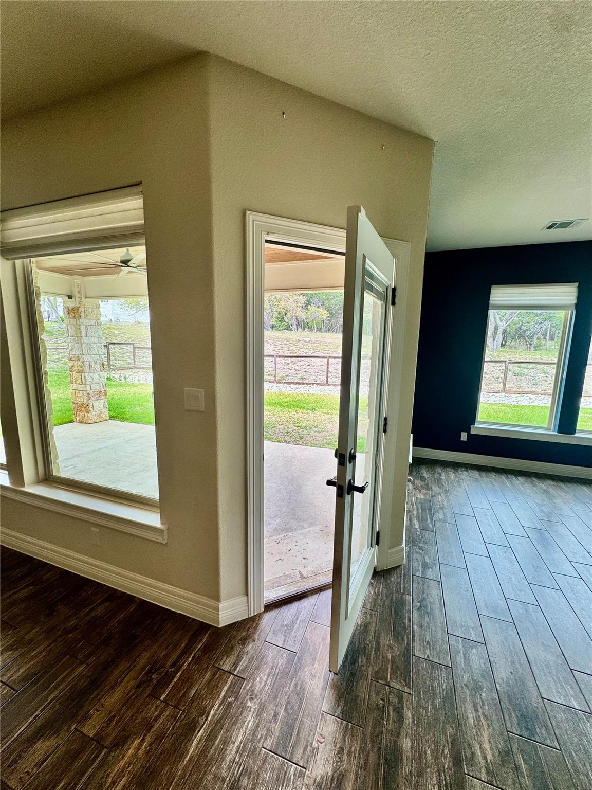 217 San Gabriel Hideaway Cv, Liberty Hill, TX 78642