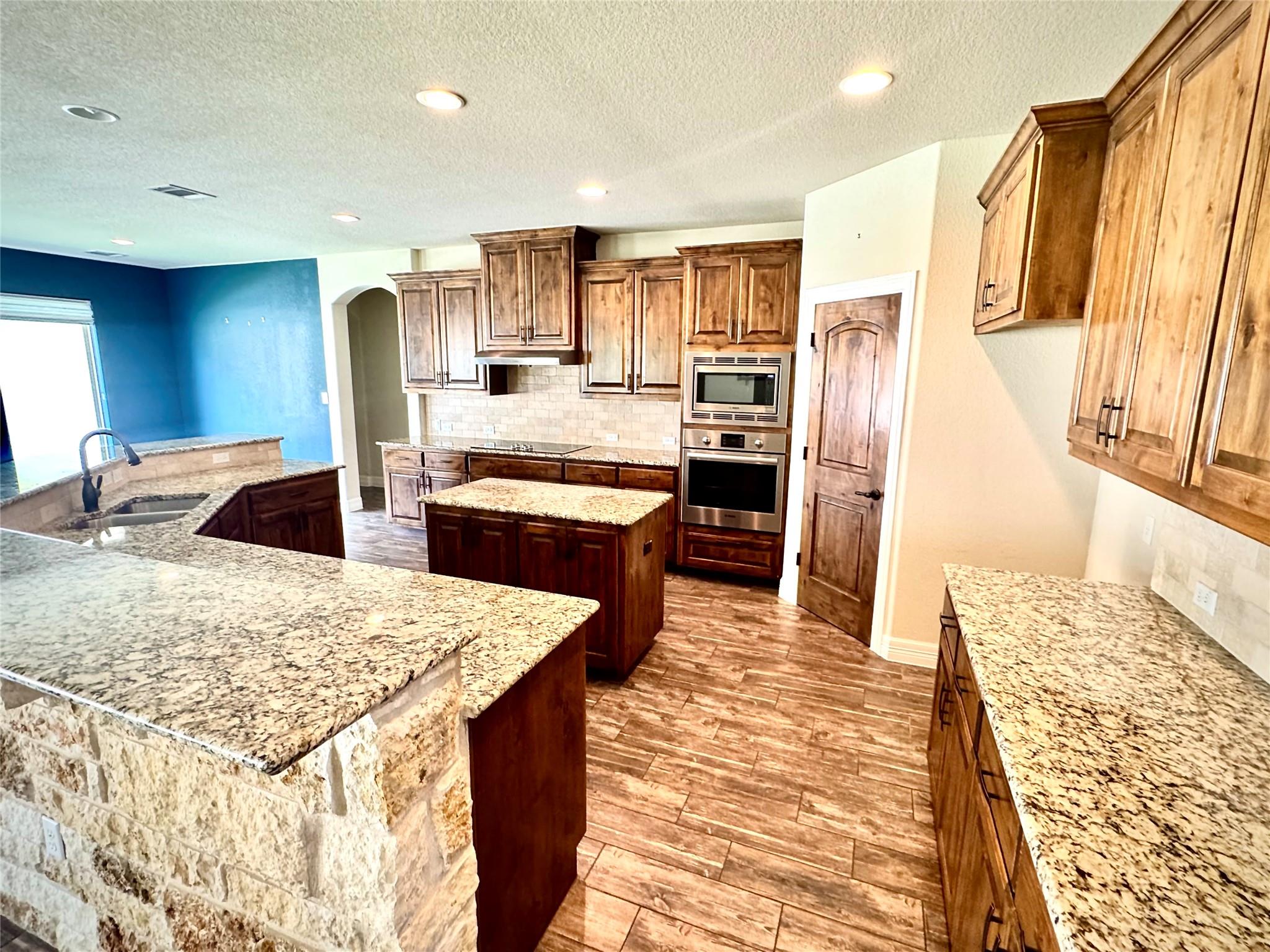 217 San Gabriel Hideaway Cv, Liberty Hill, TX 78642