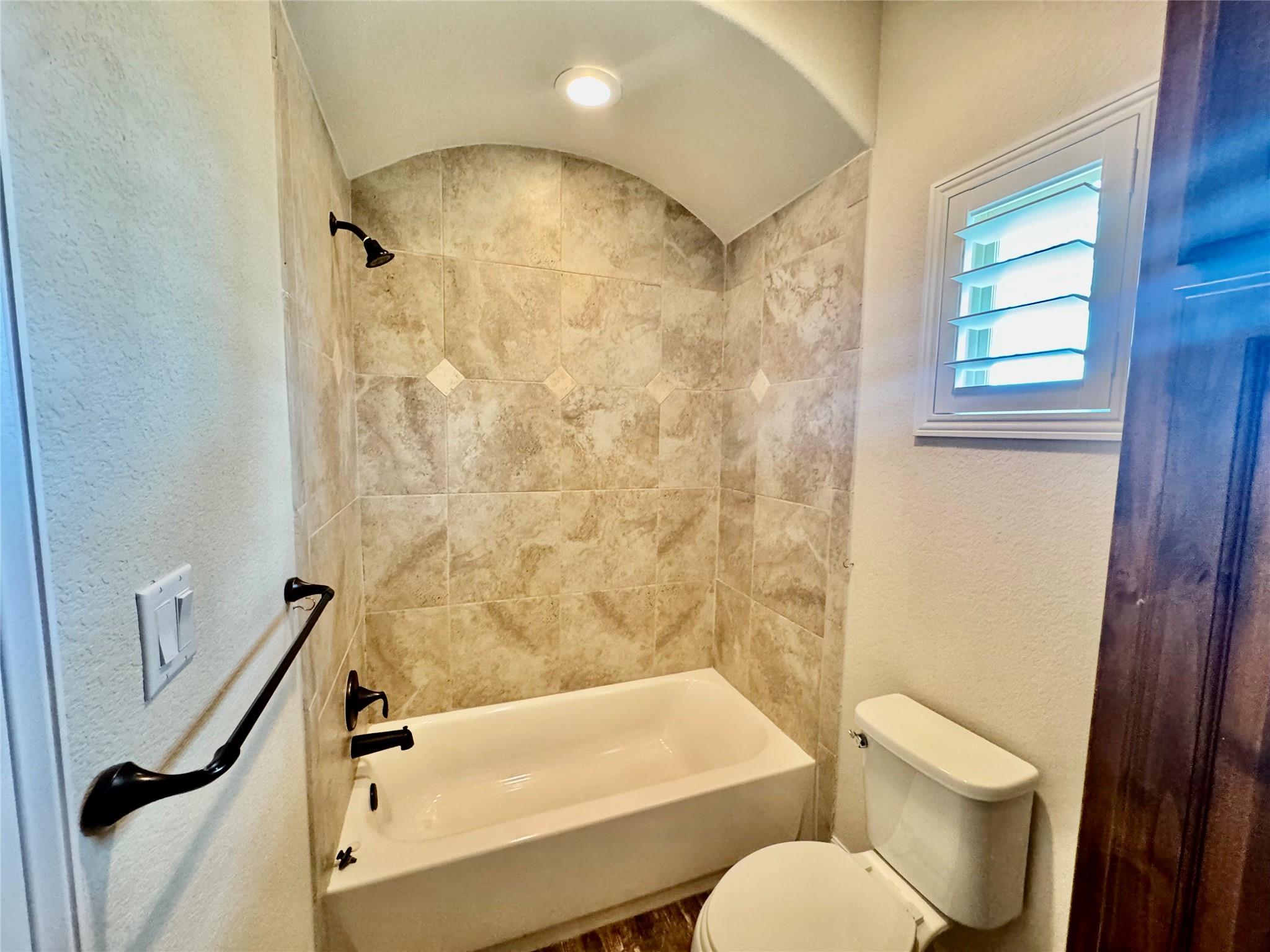 217 San Gabriel Hideaway Cv, Liberty Hill, TX 78642