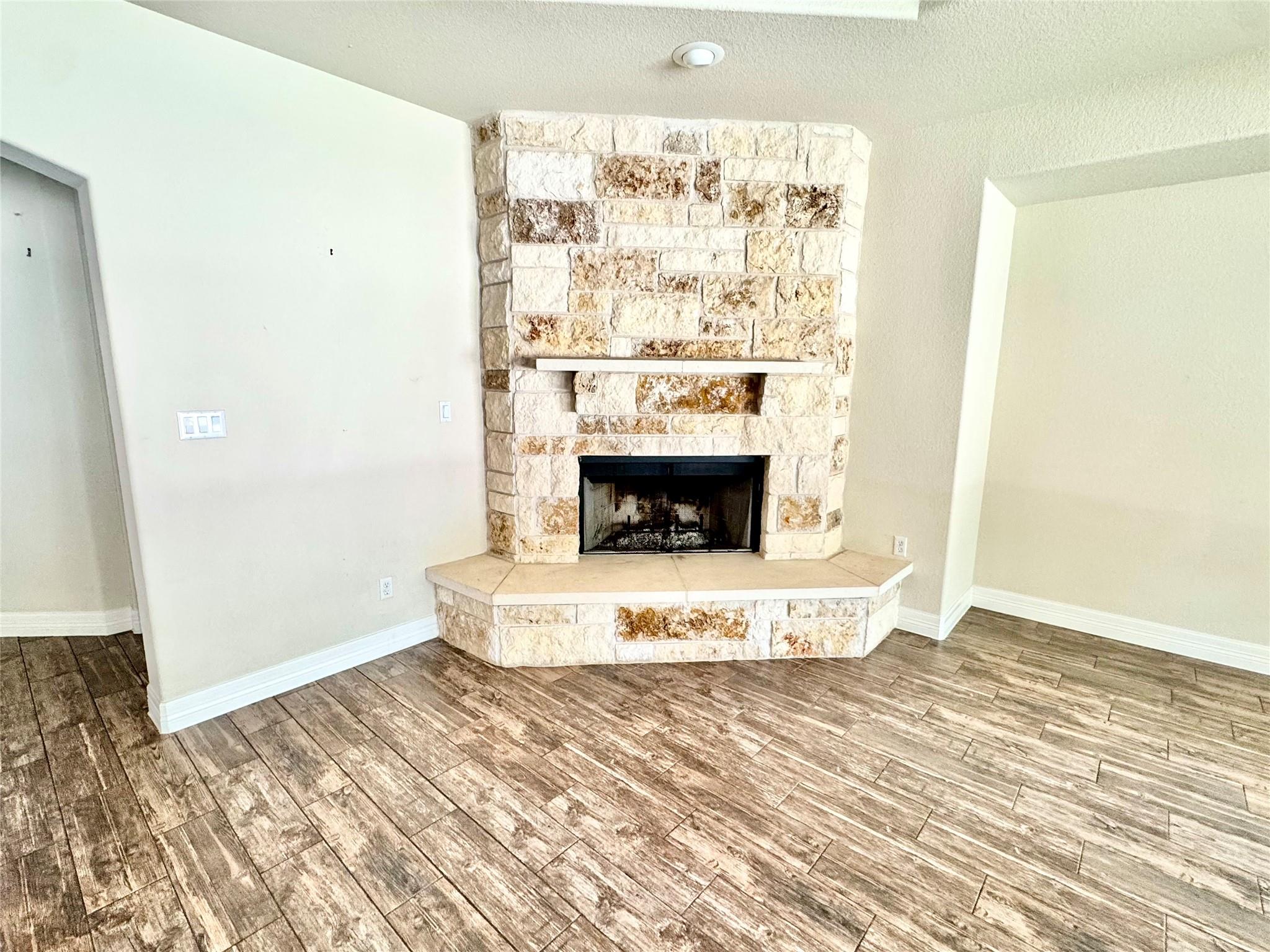 217 San Gabriel Hideaway Cv, Liberty Hill, TX 78642