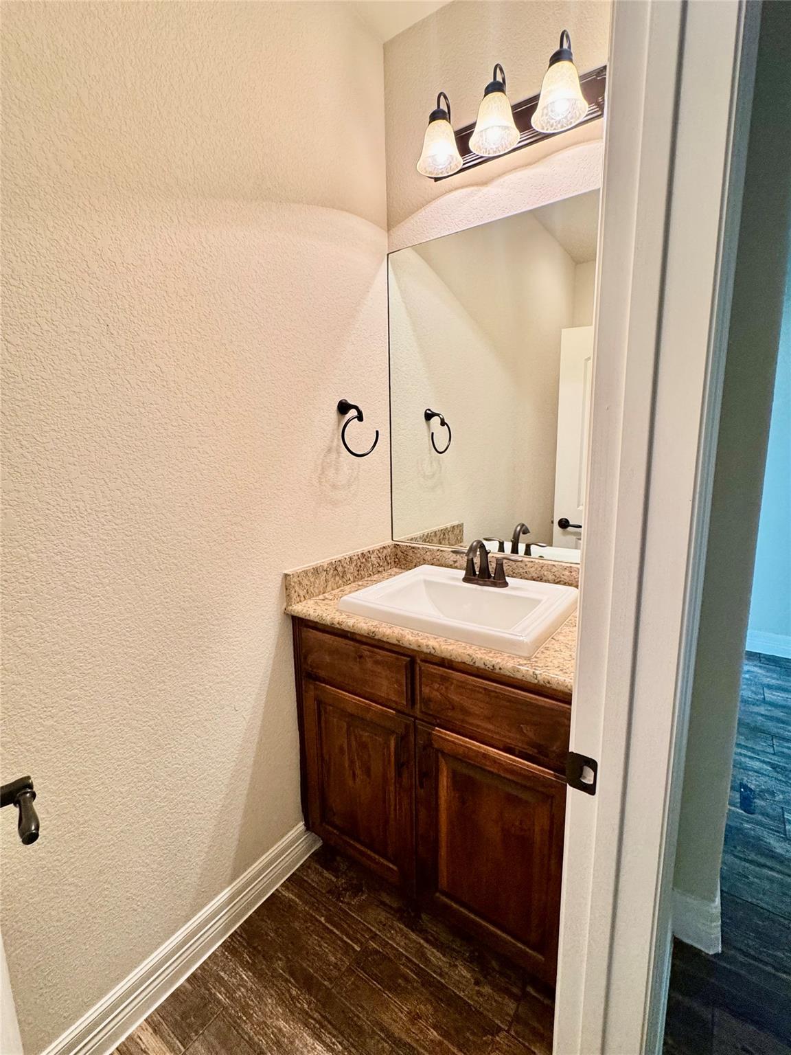 217 San Gabriel Hideaway Cv, Liberty Hill, TX 78642