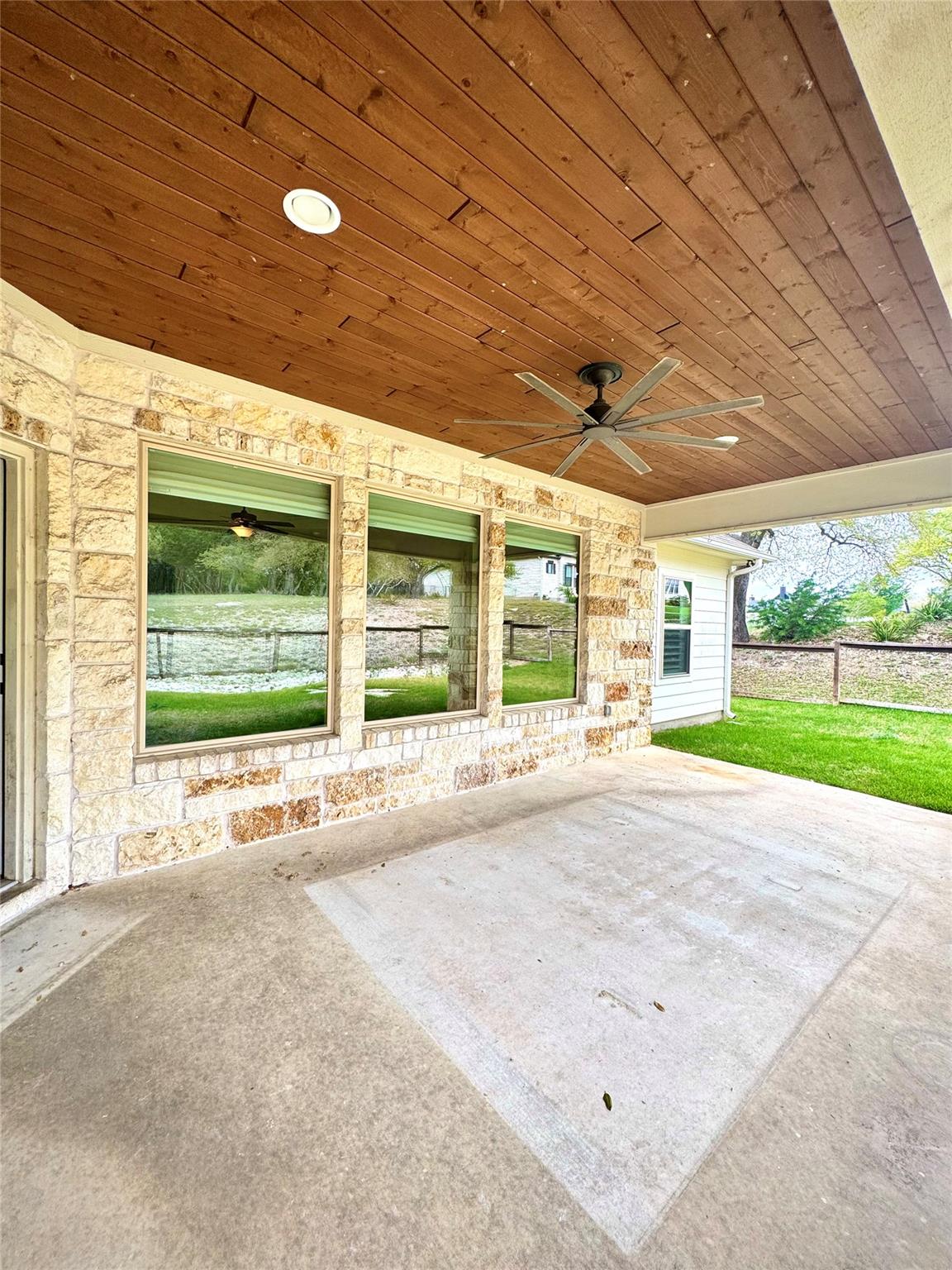 217 San Gabriel Hideaway Cv, Liberty Hill, TX 78642