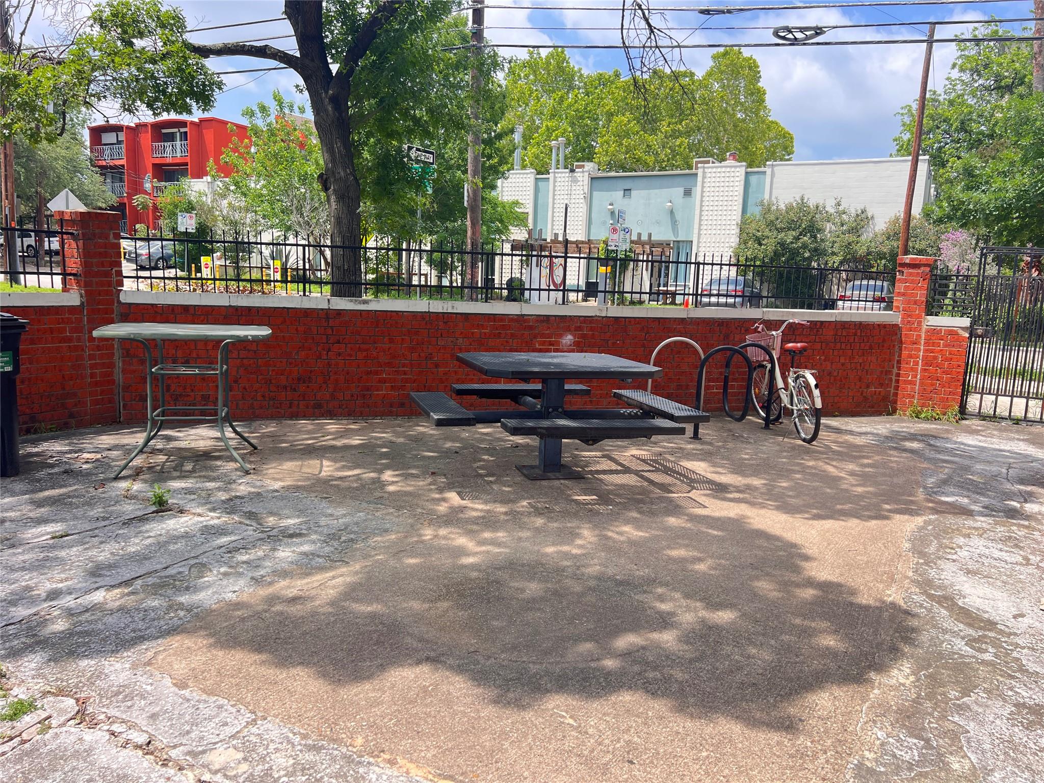 712 W 21st St # 205, Austin, TX 78705