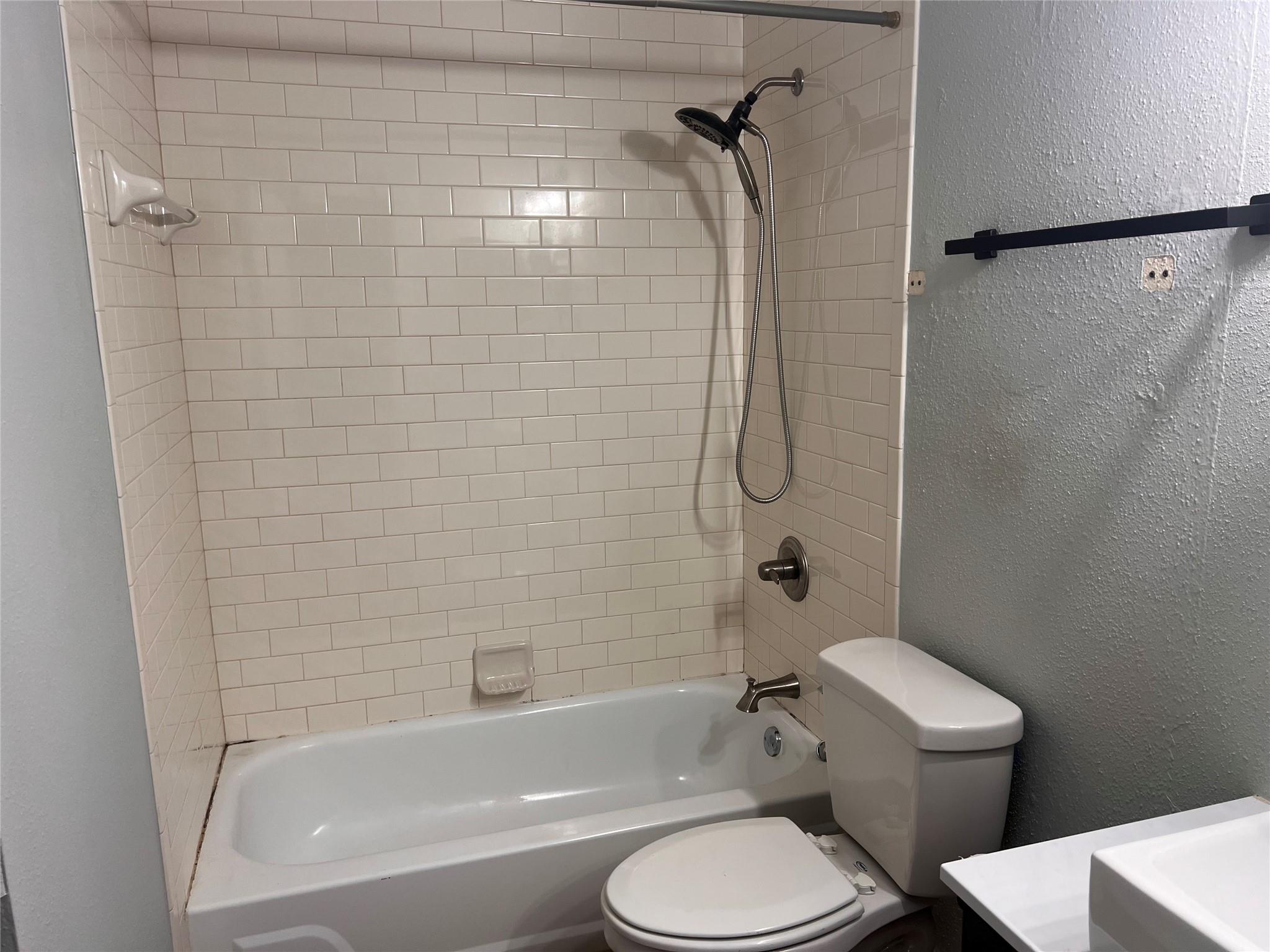 712 W 21st St # 205, Austin, TX 78705