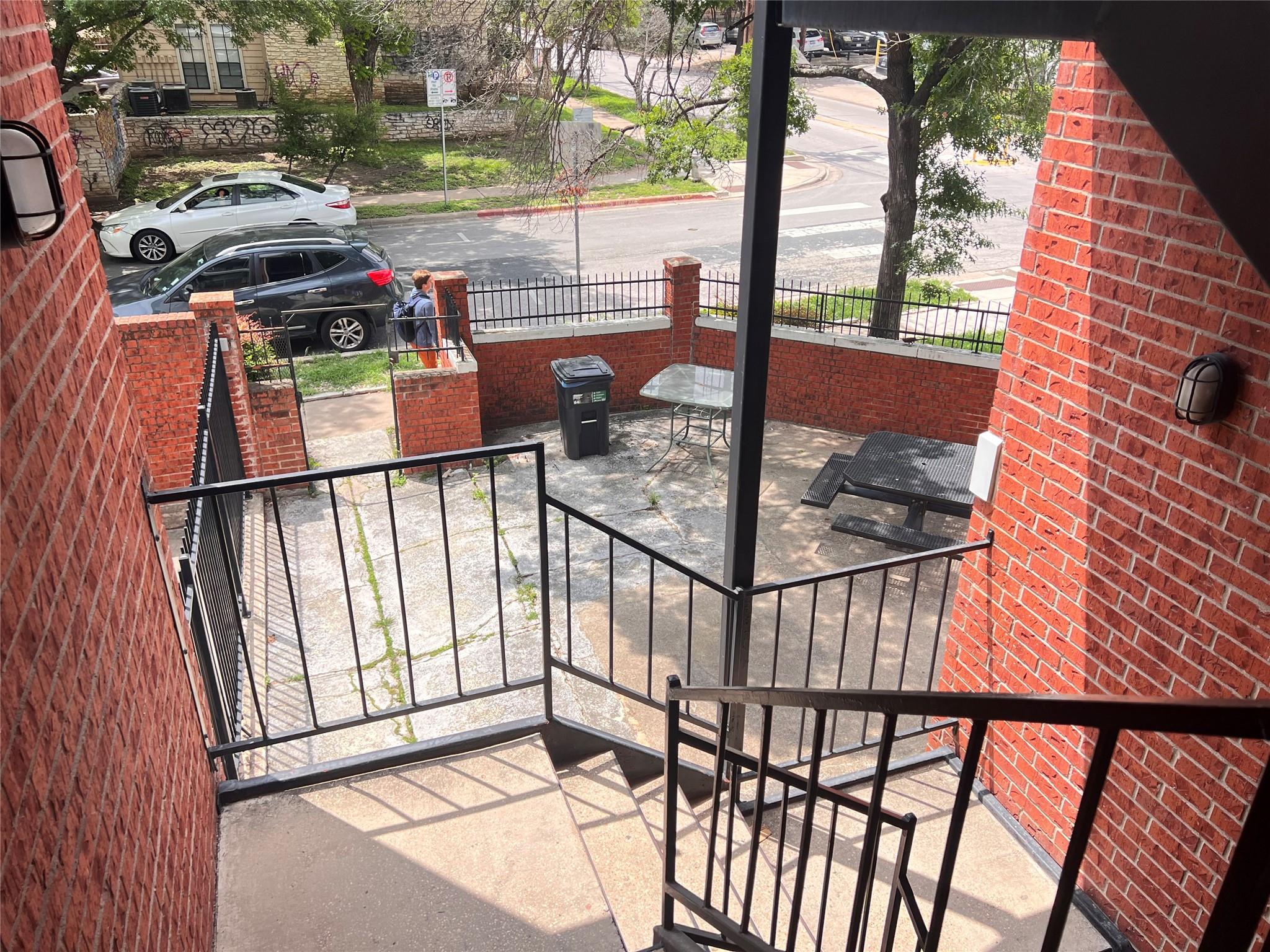712 W 21st St # 205, Austin, TX 78705