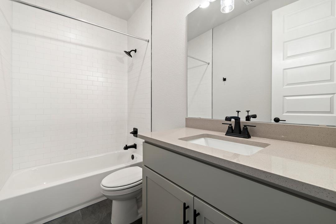 136 Old Woods Road, Liberty Hill, TX 78642