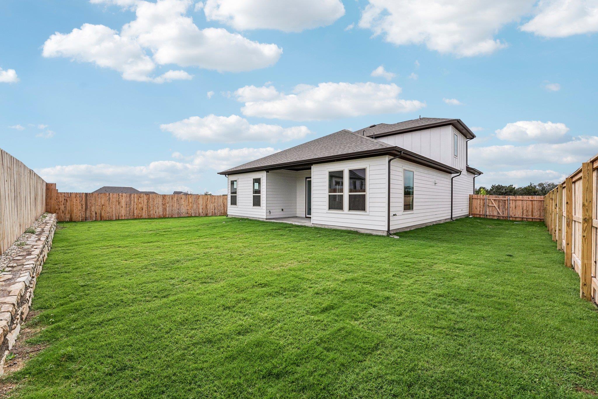 509 Treadwell Ln, Kyle, TX 78640