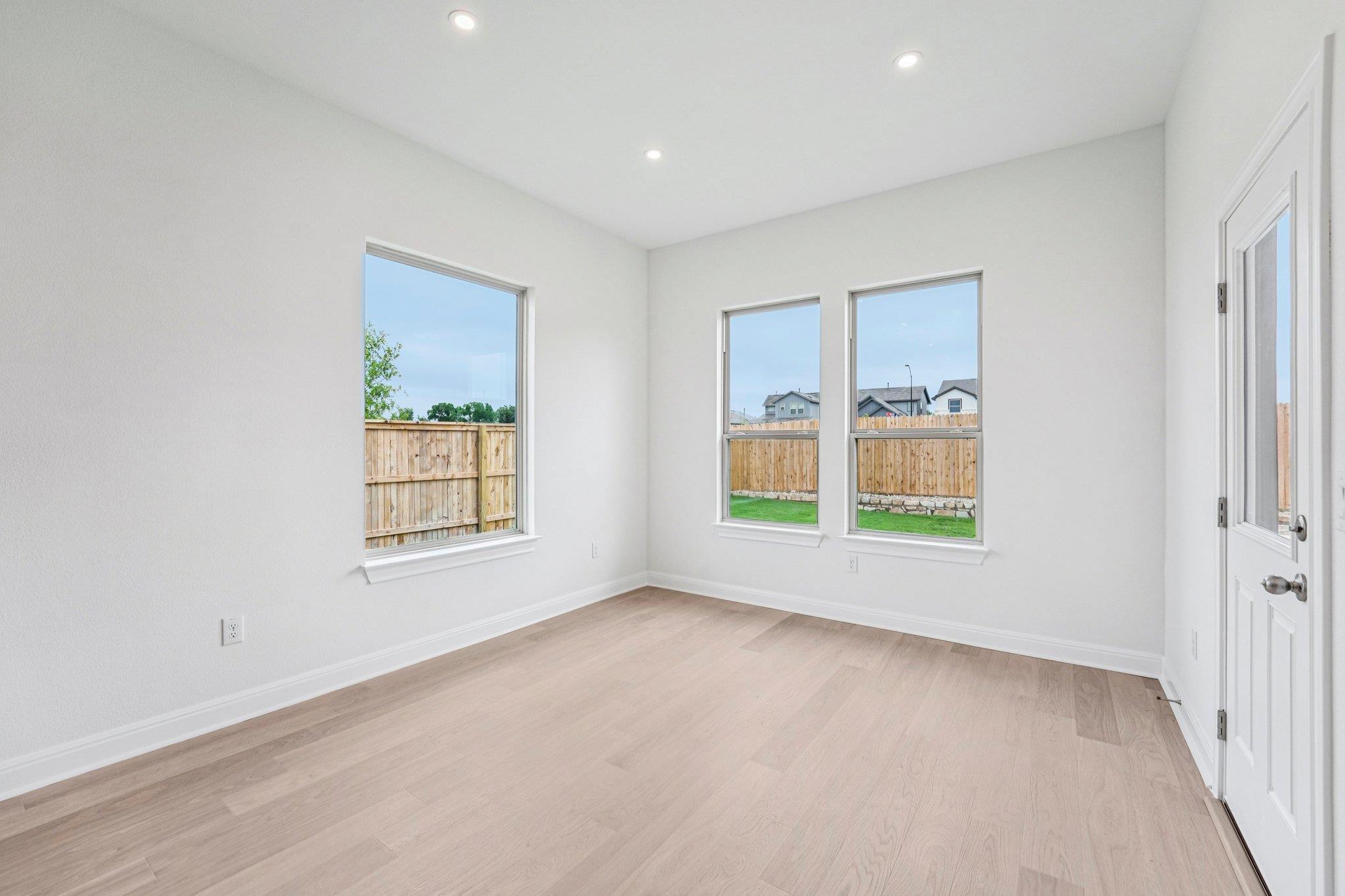 509 Treadwell Ln, Kyle, TX 78640