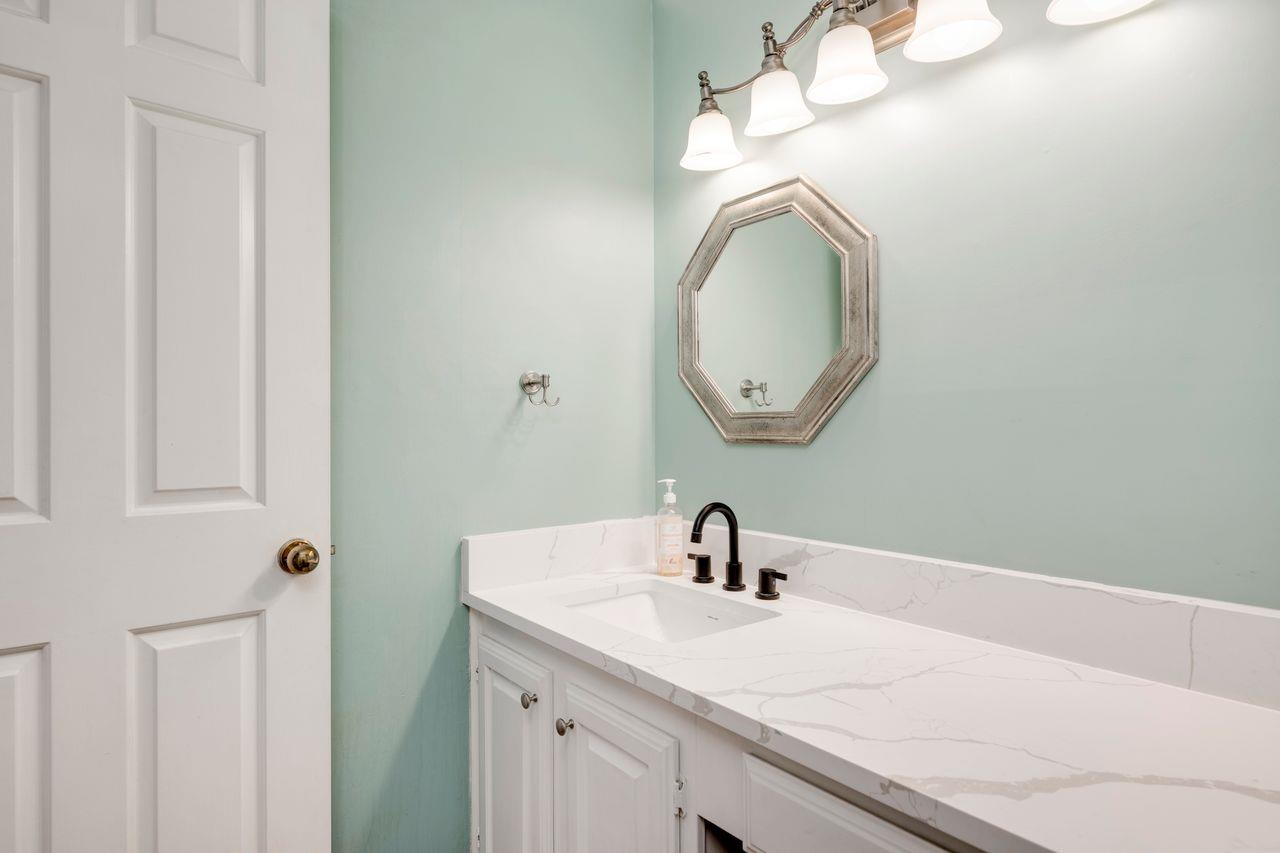 3001 Cedar St # A-205, Austin, TX 78705