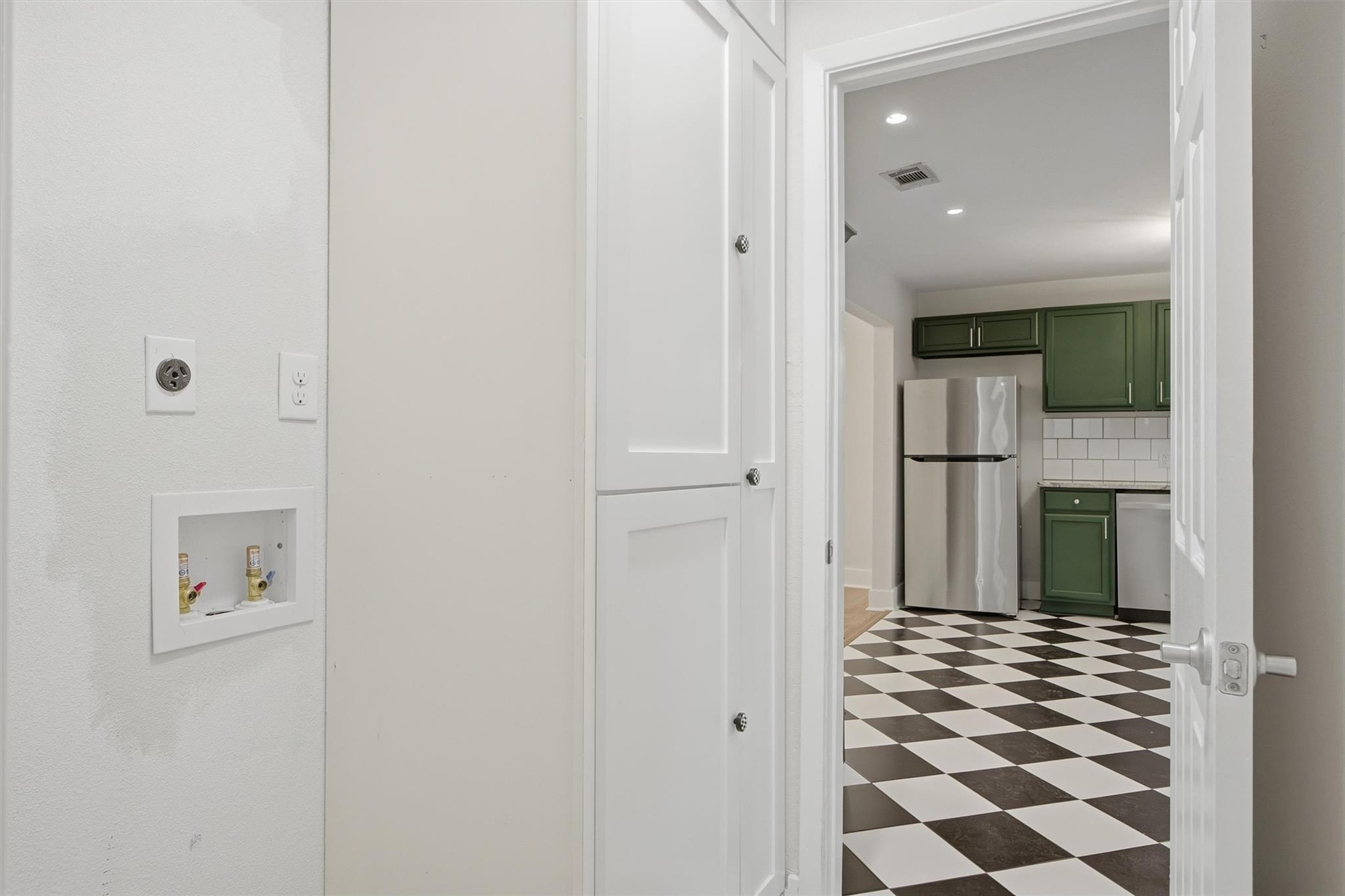 2814 Oak Springs Dr # A, Austin, TX 78702