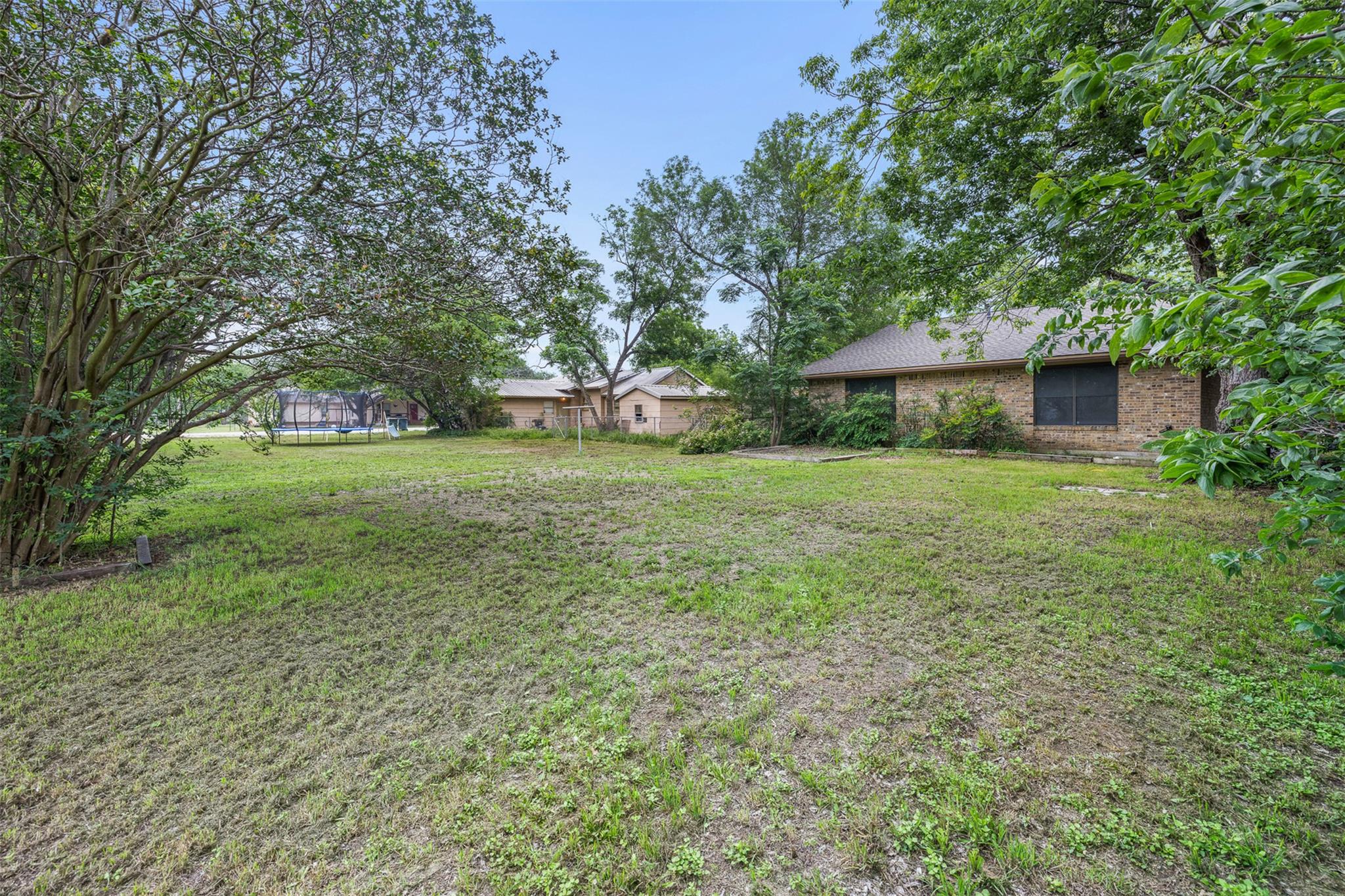 555 E Houston St, Giddings, TX 78942