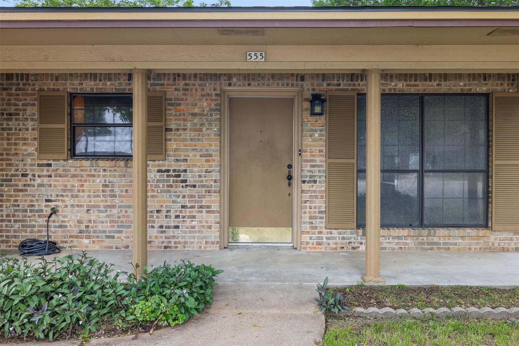 555 E Houston St, Giddings, TX 78942