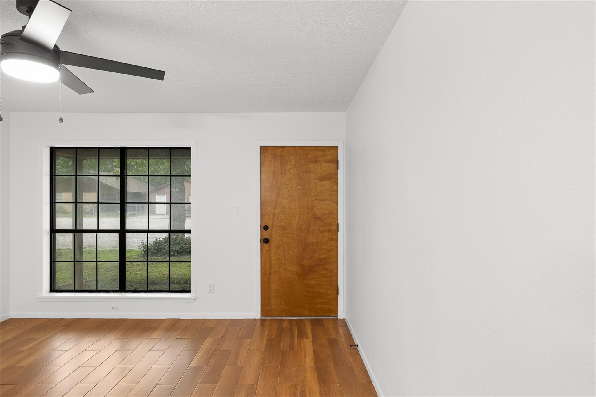555 E Houston St, Giddings, TX 78942