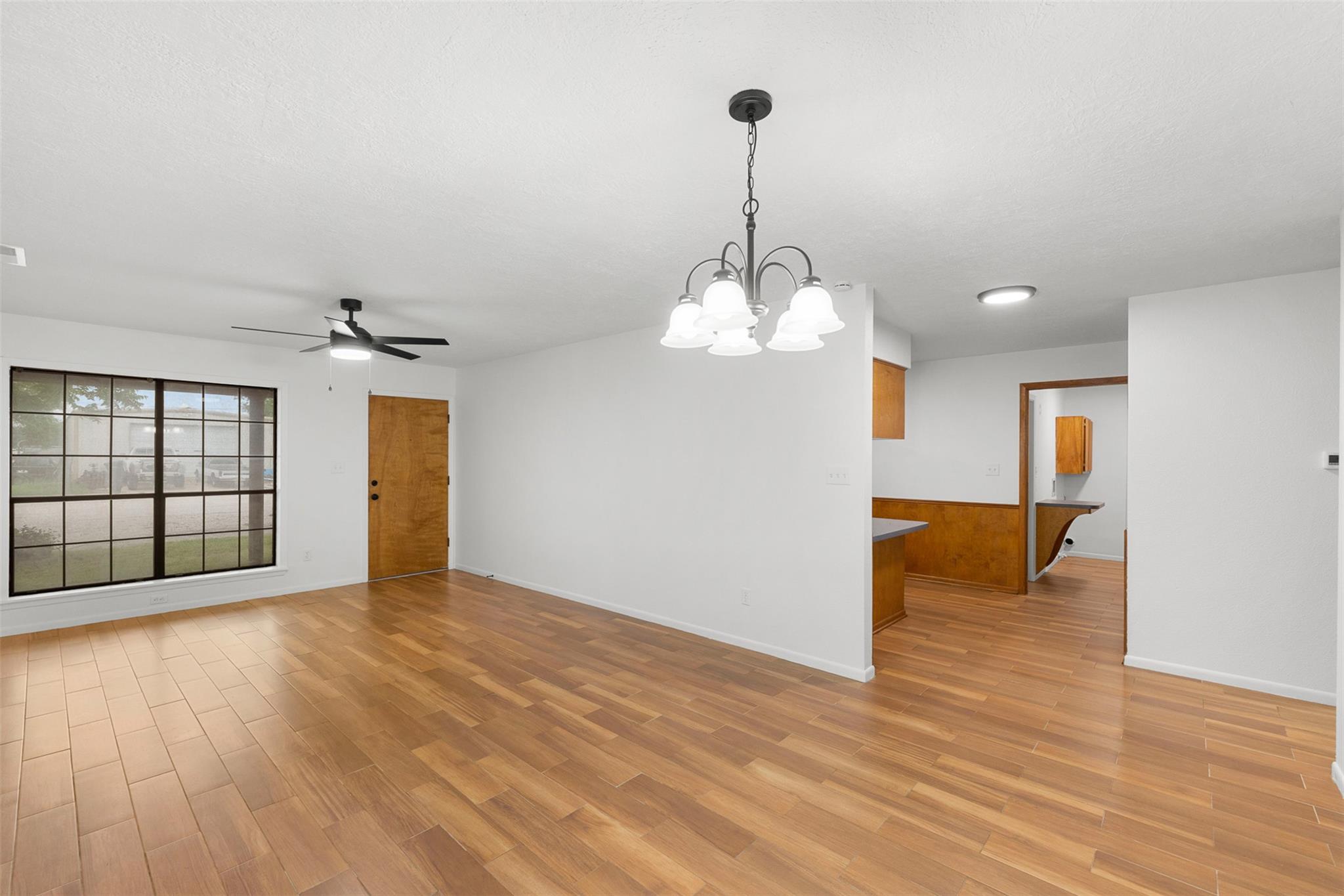 555 E Houston St, Giddings, TX 78942