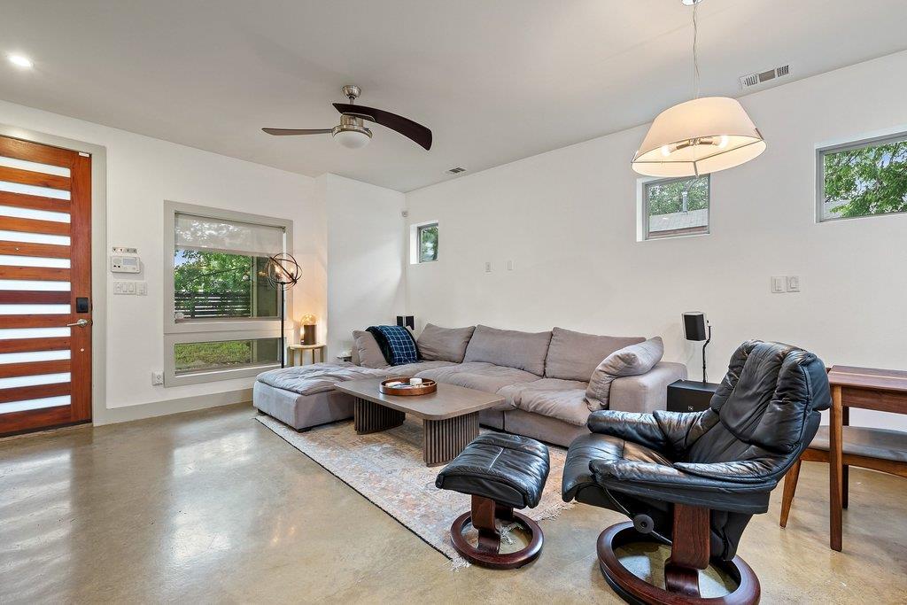 1131 Poquito St # A, Austin, TX 78702