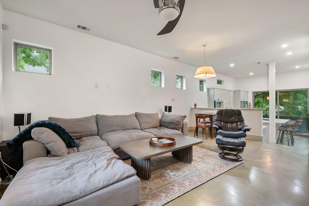 1131 Poquito St # A, Austin, TX 78702