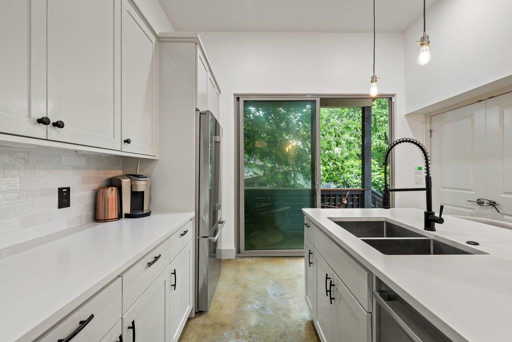 1131 Poquito St # A, Austin, TX 78702