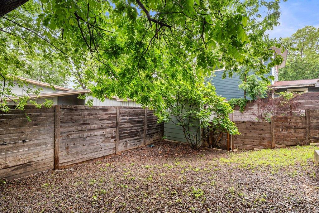 1131 Poquito St # A, Austin, TX 78702