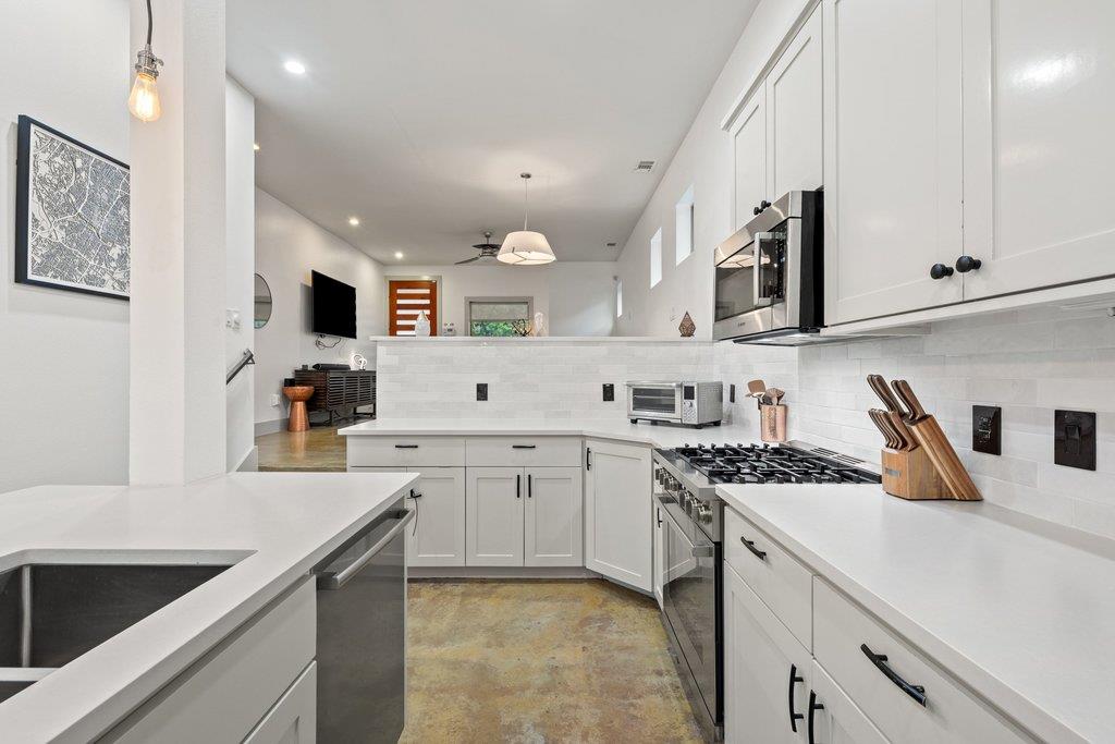 1131 Poquito St # A, Austin, TX 78702