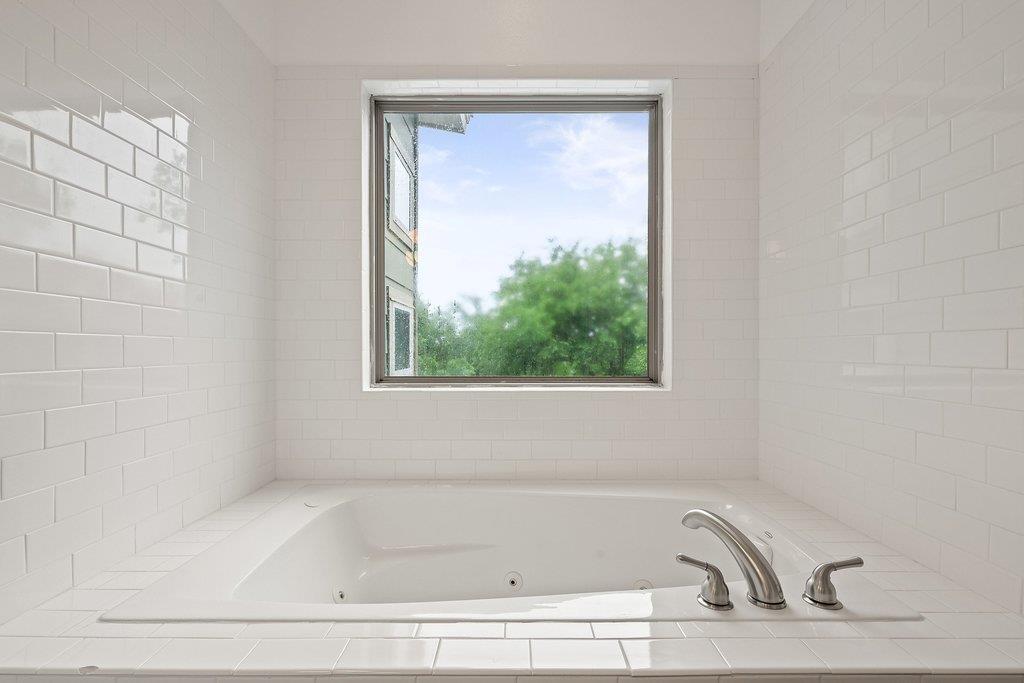 1131 Poquito St # A, Austin, TX 78702