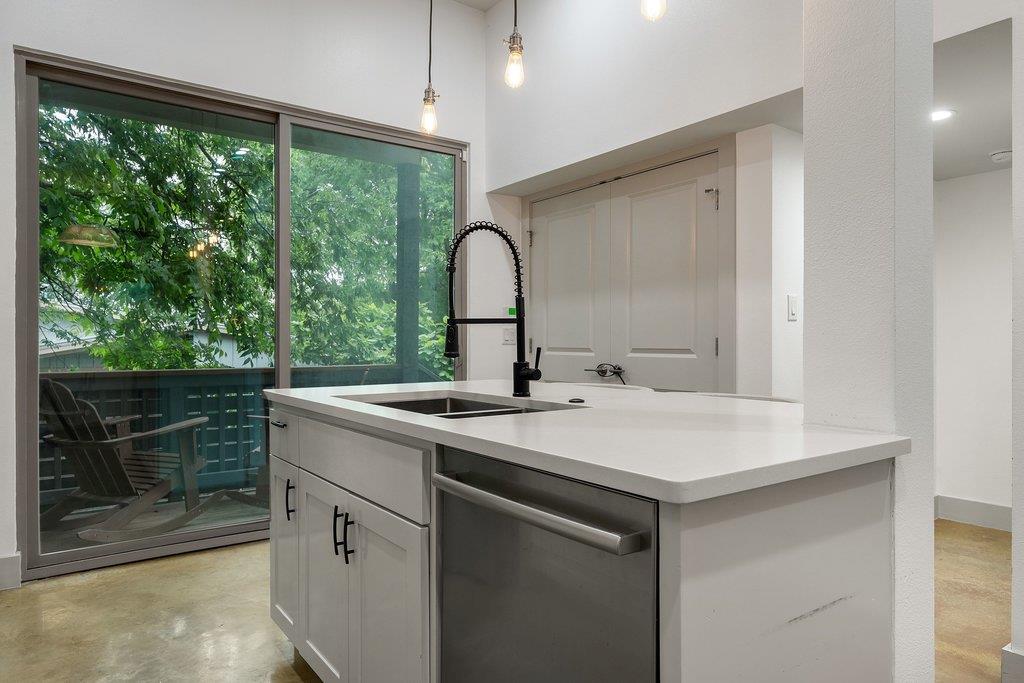 1131 Poquito St # A, Austin, TX 78702