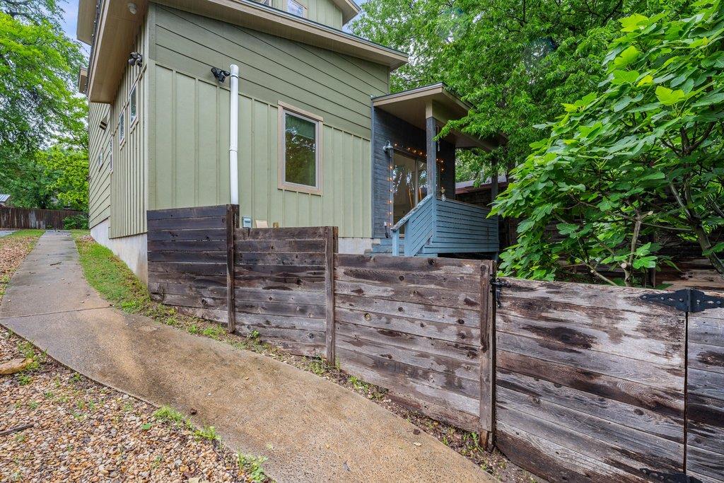 1131 Poquito St # A, Austin, TX 78702