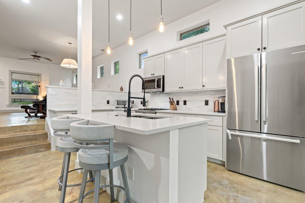 1131 Poquito St # A, Austin, TX 78702