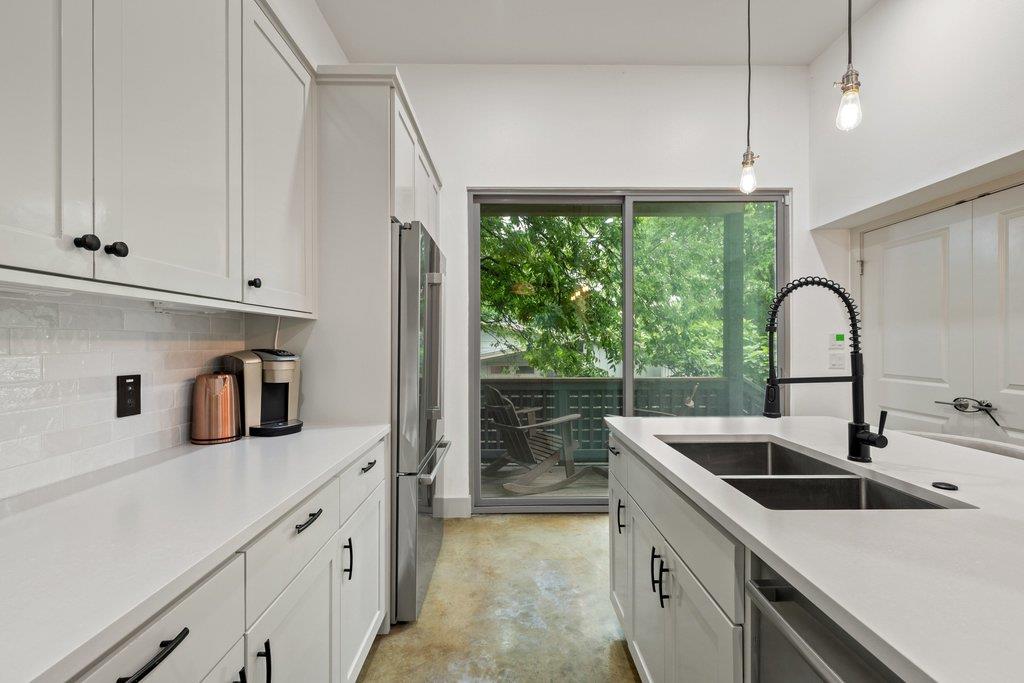 1131 Poquito St # A, Austin, TX 78702