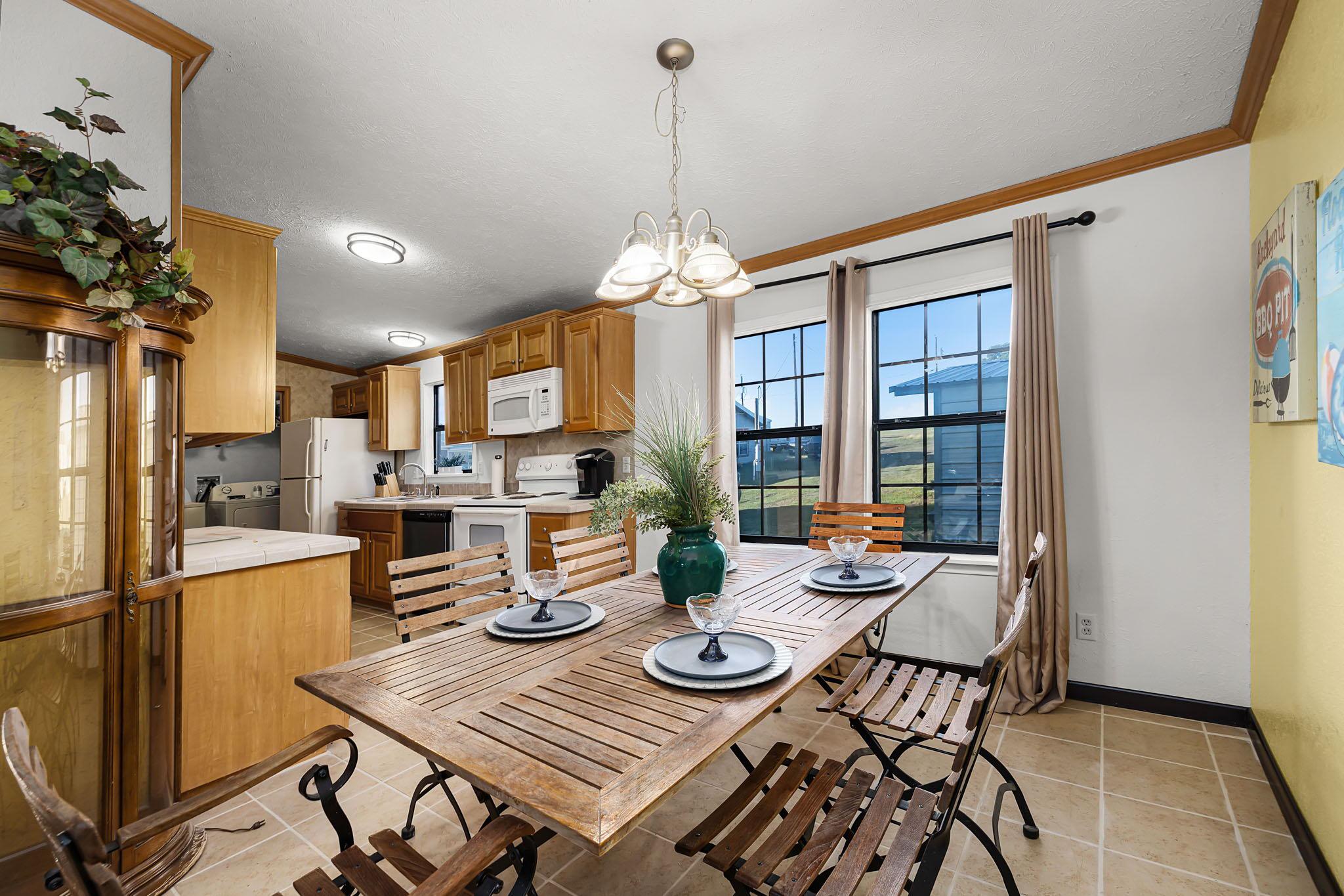 1761 Lcr 822, Groesbeck, TX 76642